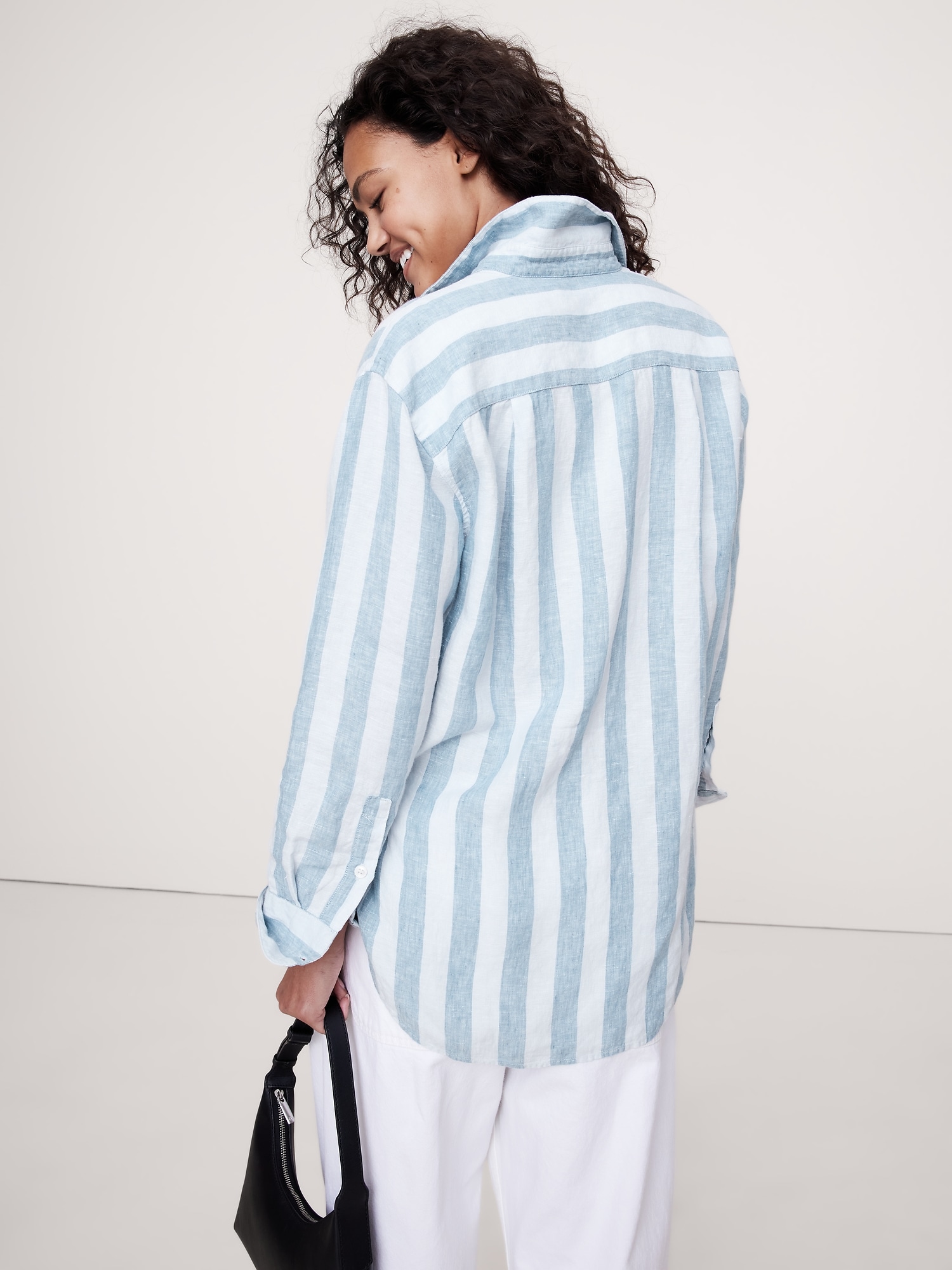 Image number 3 showing, The Oversized Linen Shirt