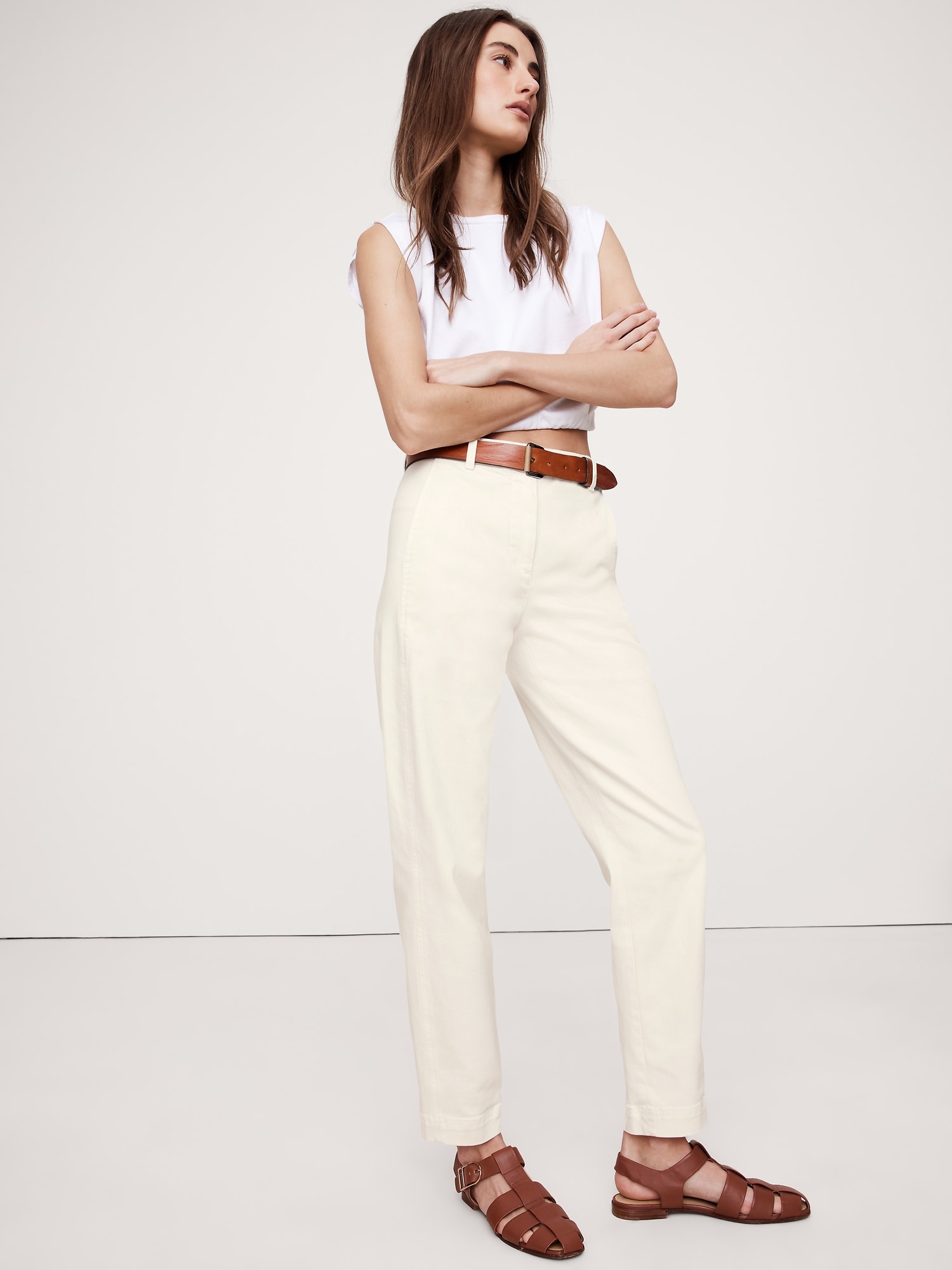 The Weekender Slim Barrel-Leg Pant