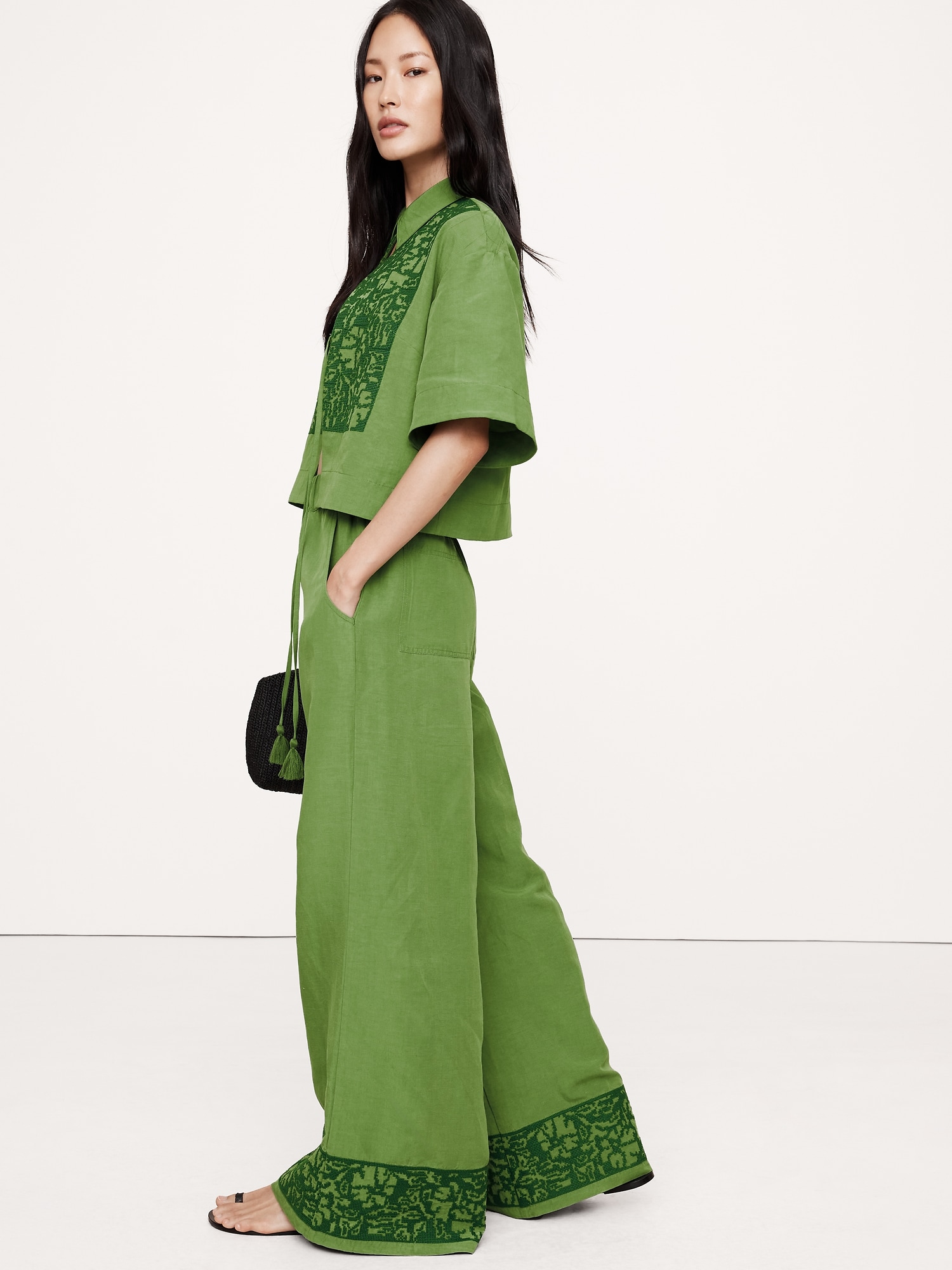 High-Rise Wide-Leg Embroidered Tencel™-Linen Pull-On Pant