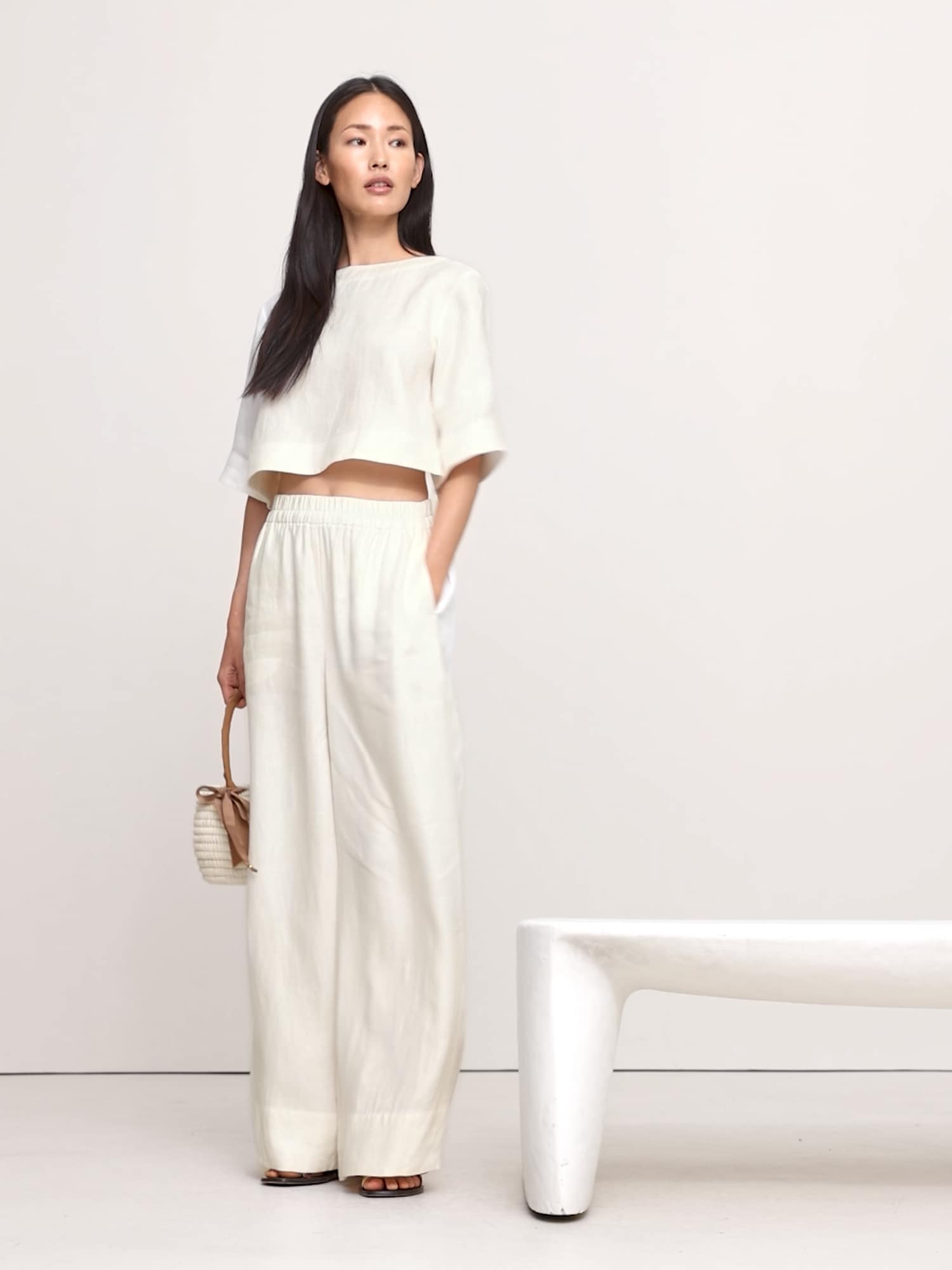 Image number 2 showing, Linen Boat-Neck Cropped Top