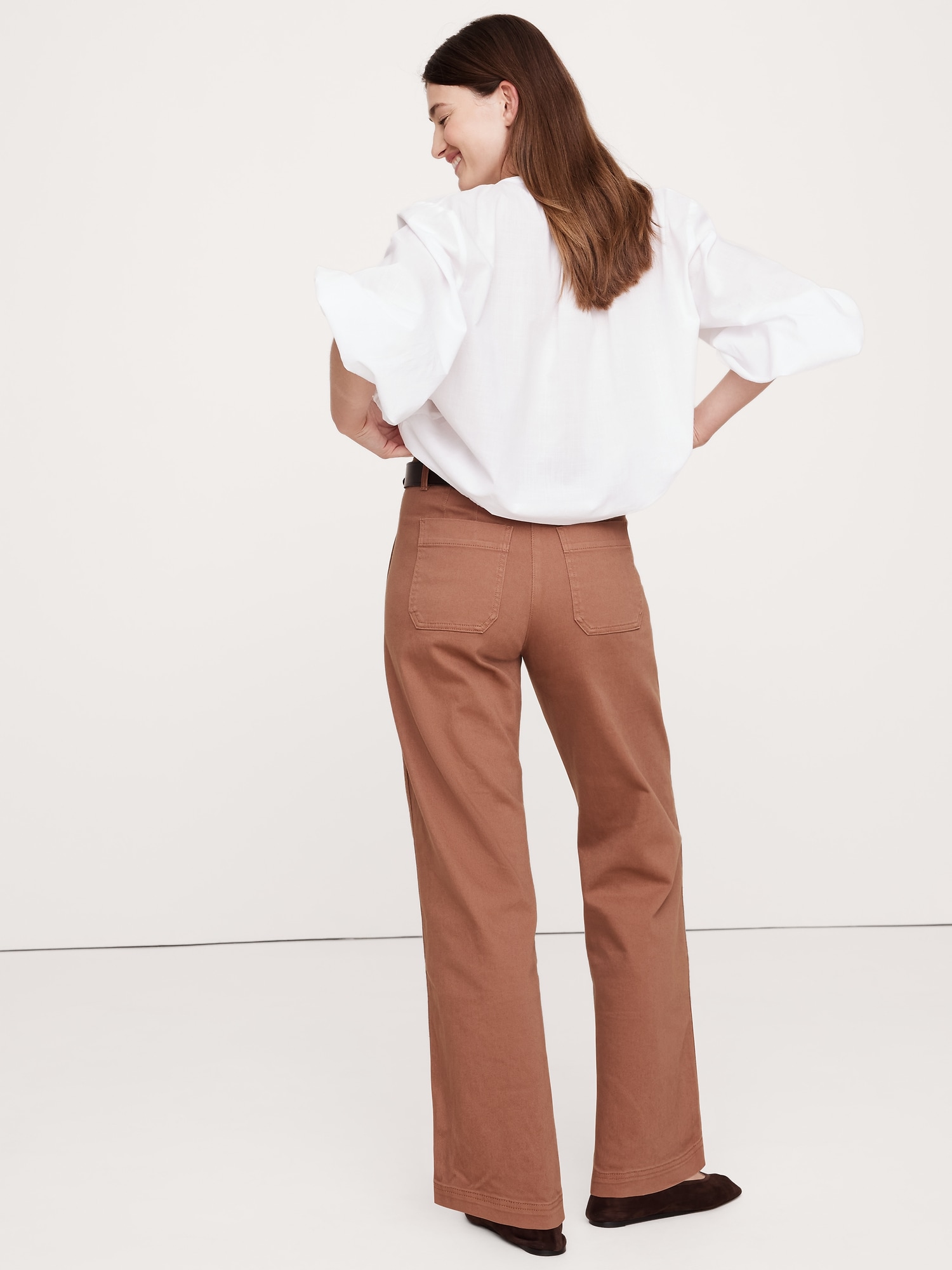 The Weekender Straight-Leg Pant