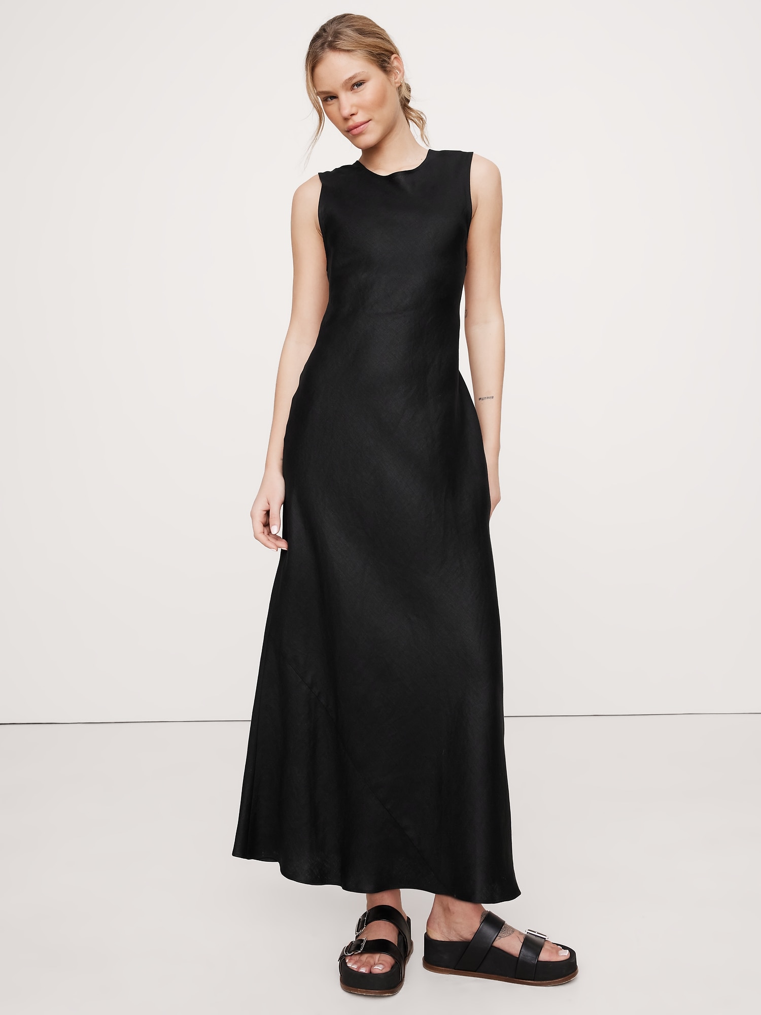 Backless Linen Maxi Dress
