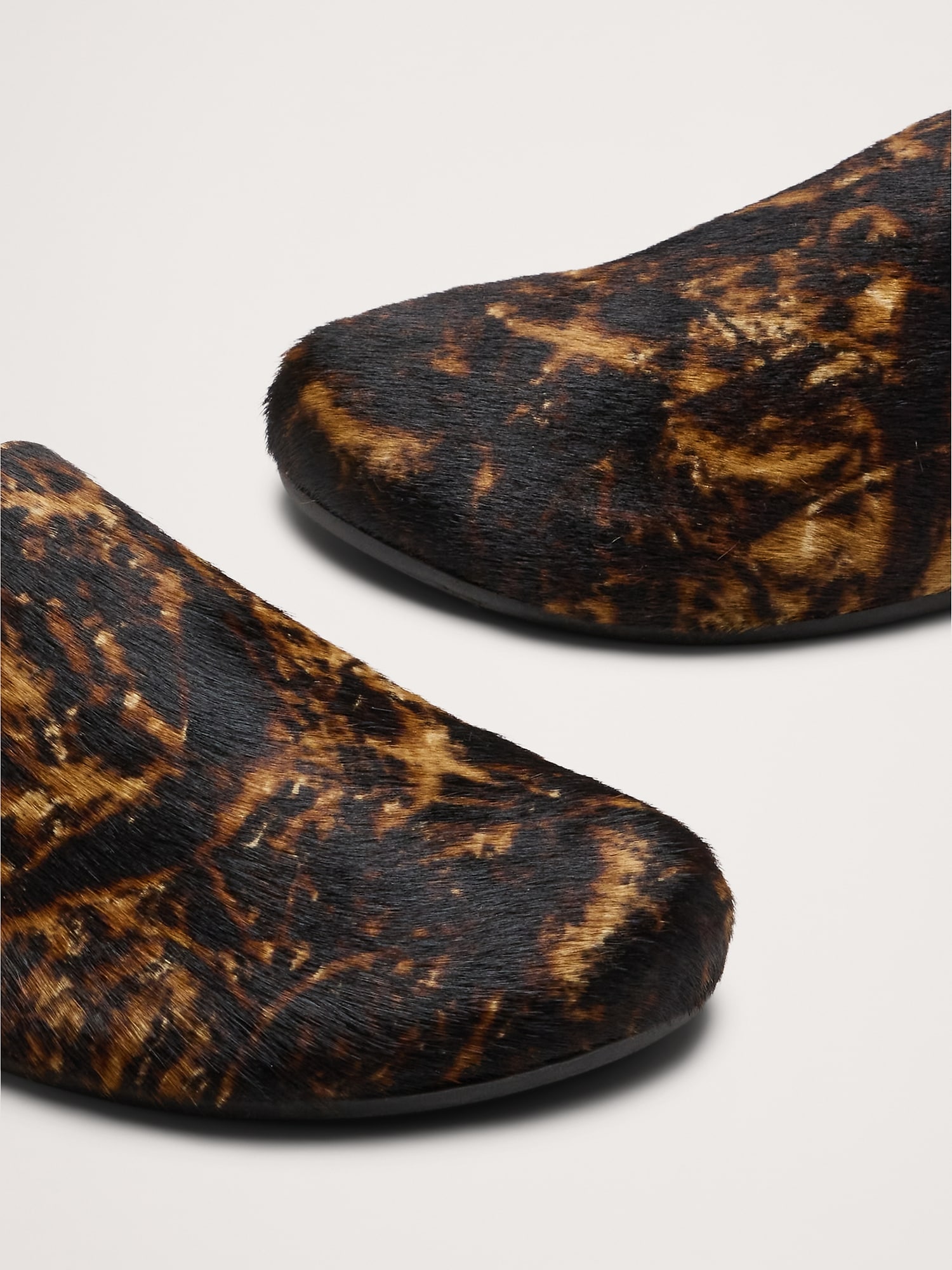 Image number 5 showing, LEATHER CLOG