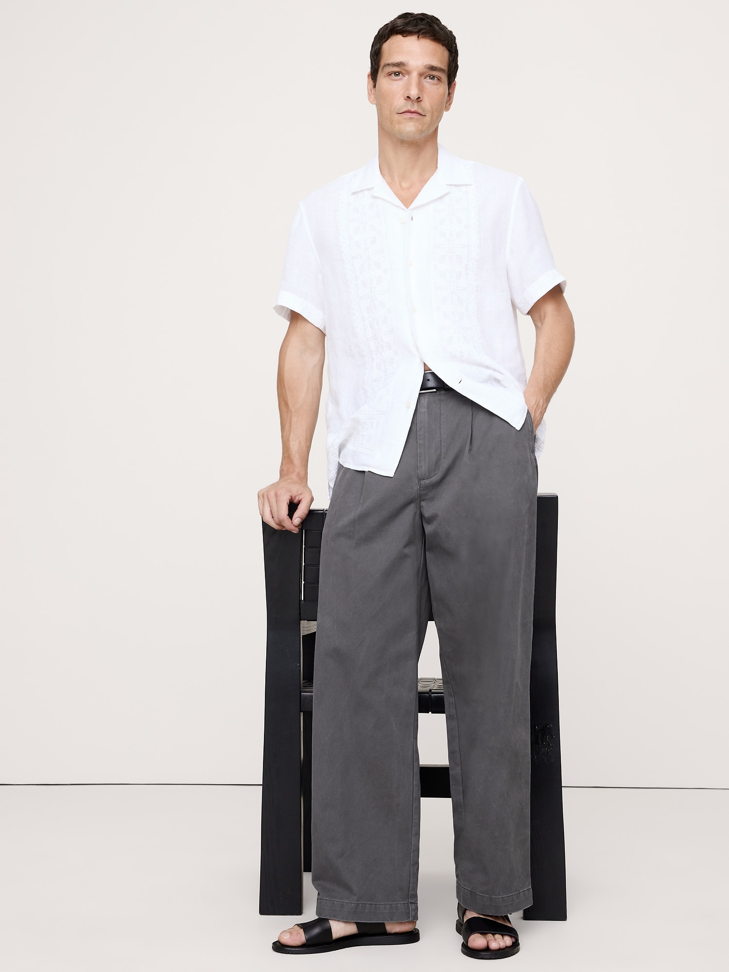 CHINO AMPLE EN COTON LÉGER PLISSÉ - Charbon Bleu