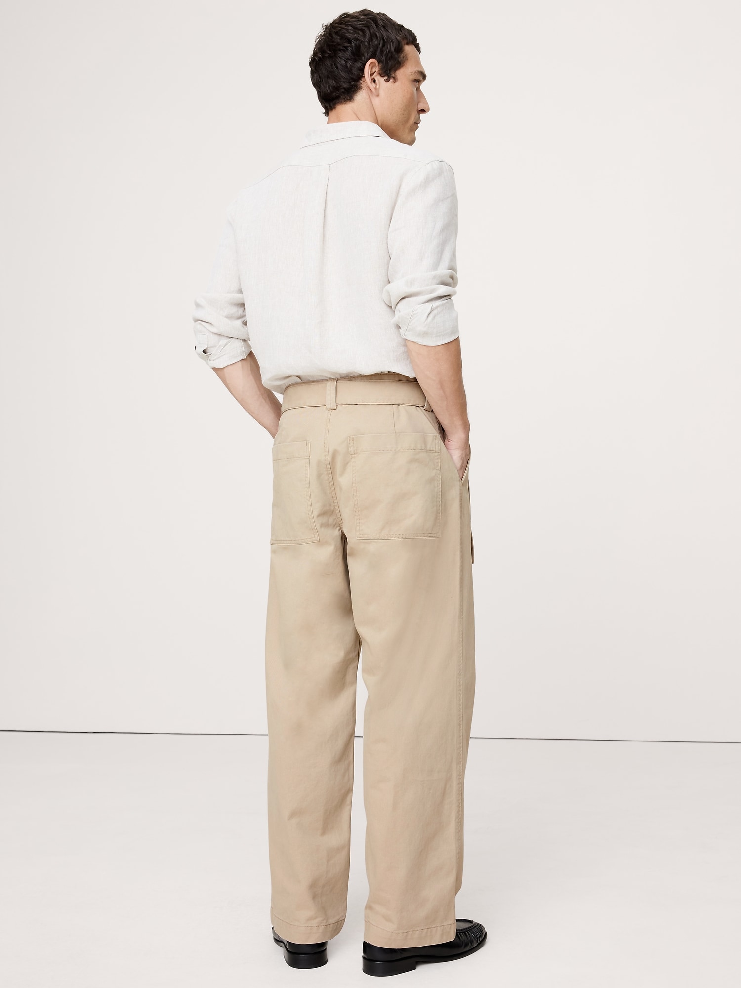 L'image numéro 7 présente CHINO AMPLE AVEC CEINTURE