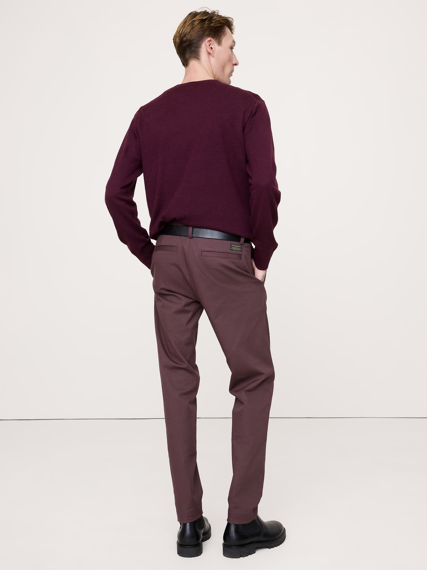 L'image numéro 2 présente Chino étroit en tissu italien extensible