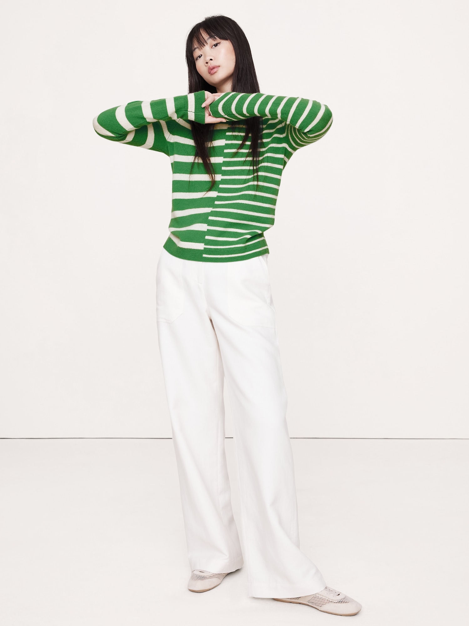 Lightweight Cashmere Crew-Neck Sweater - Green Stripe