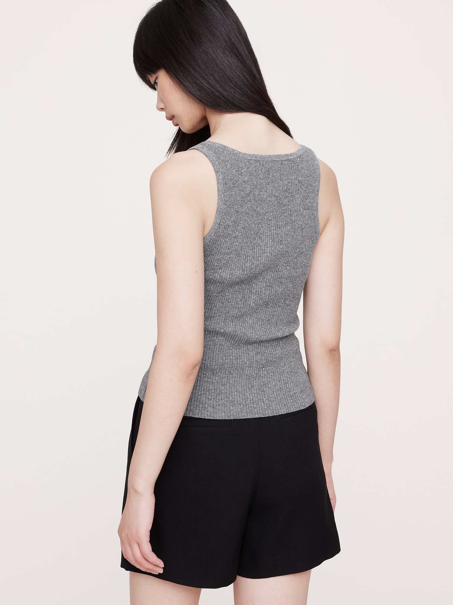 L'image numéro 2 présente CAMISOLE HENLEY EN MÉLANGE DE LAINE MÉRINOS ET DE COTON