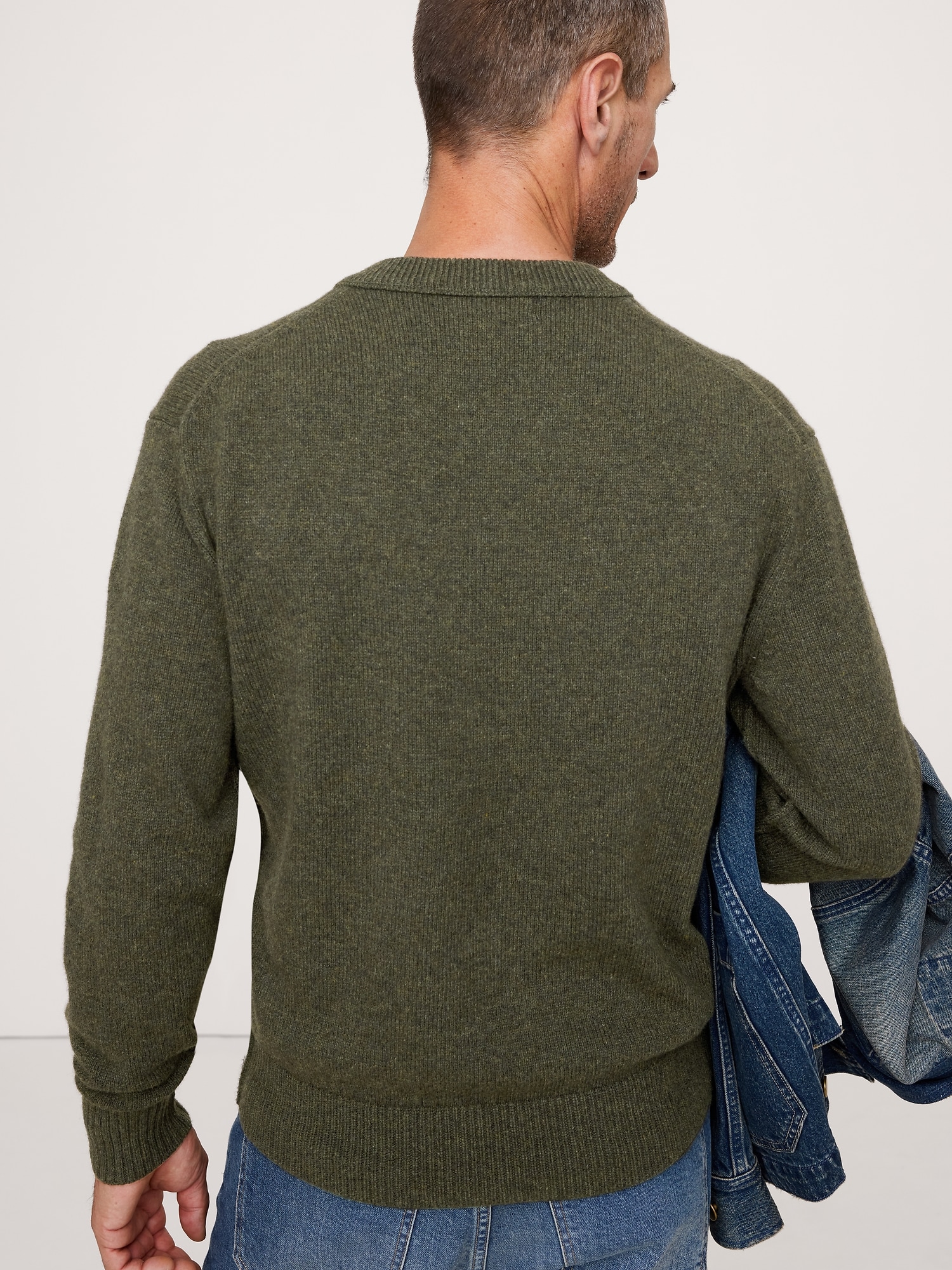 ITALIAN MERINO-BLEND V-NECK SWEATER