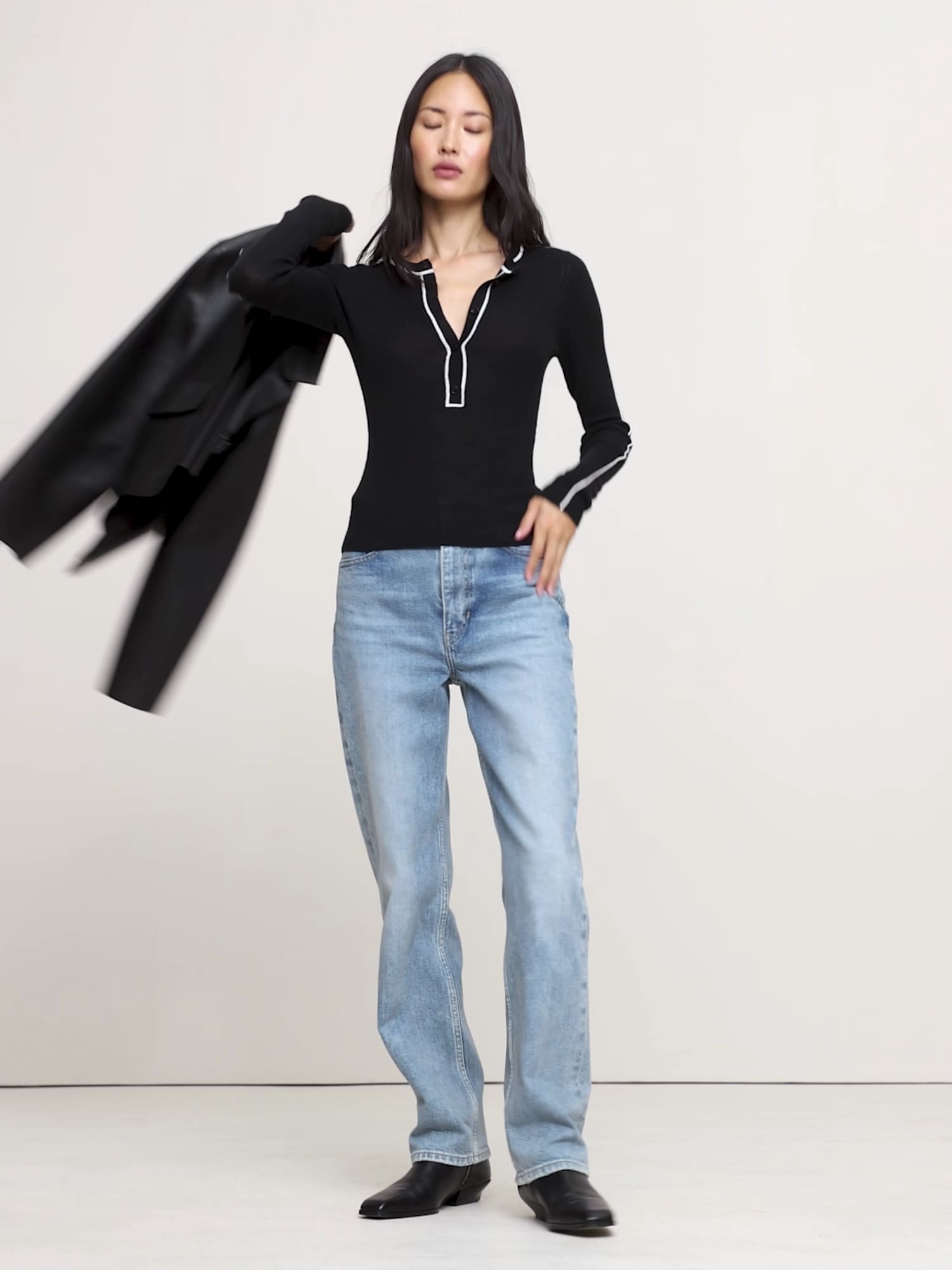 Image number 2 showing, FEATHERWEIGHT CASHMERE HENLEY