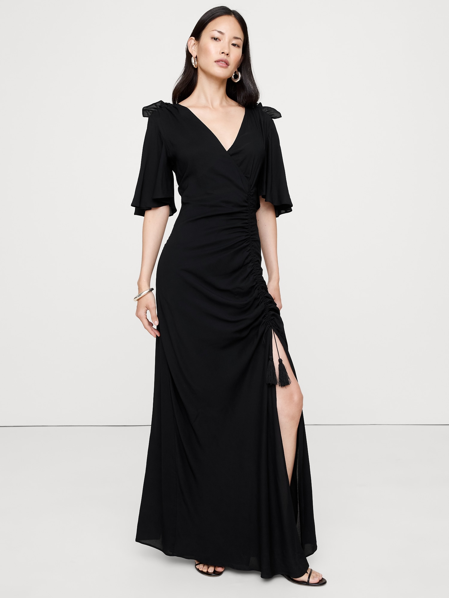ROBE LONGUE À MANCHES FLOTTANTES EN CRÊPE EXTENSIBLE - Noir