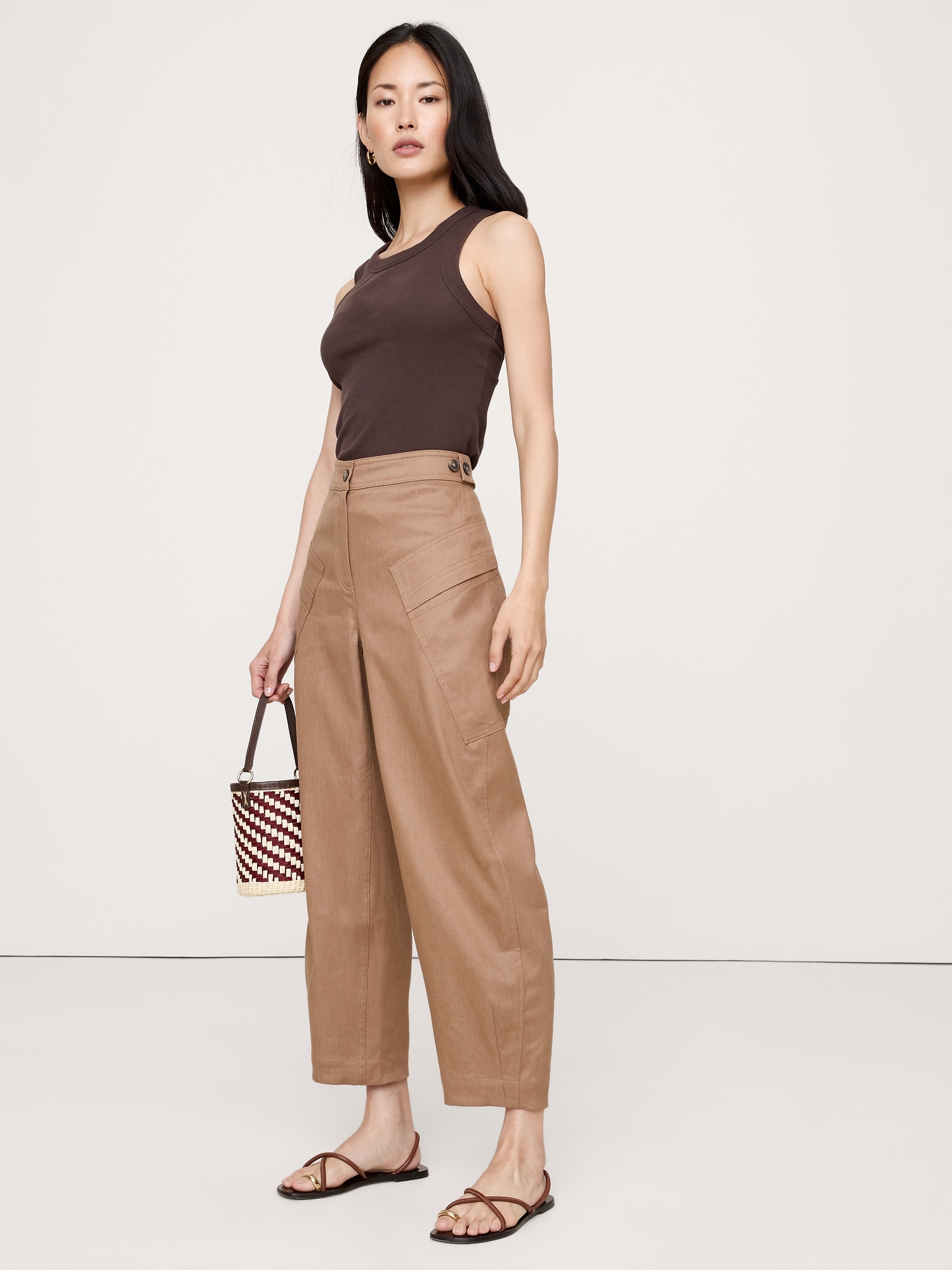 Pantalon utilitaire coupe baril en lin et coton à taille haute