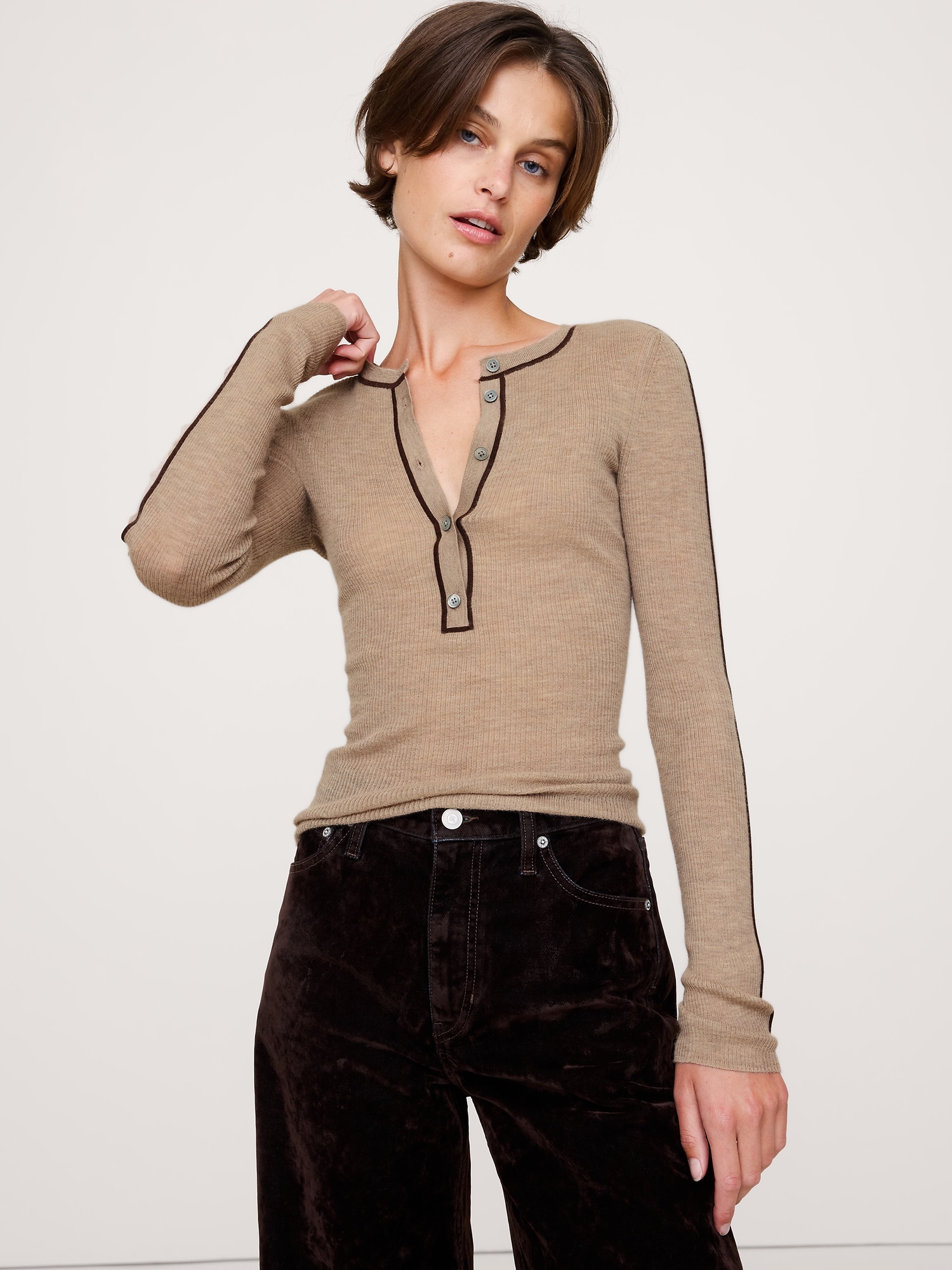 FEATHERWEIGHT CASHMERE HENLEY - Heather Mink Gray With Brown
