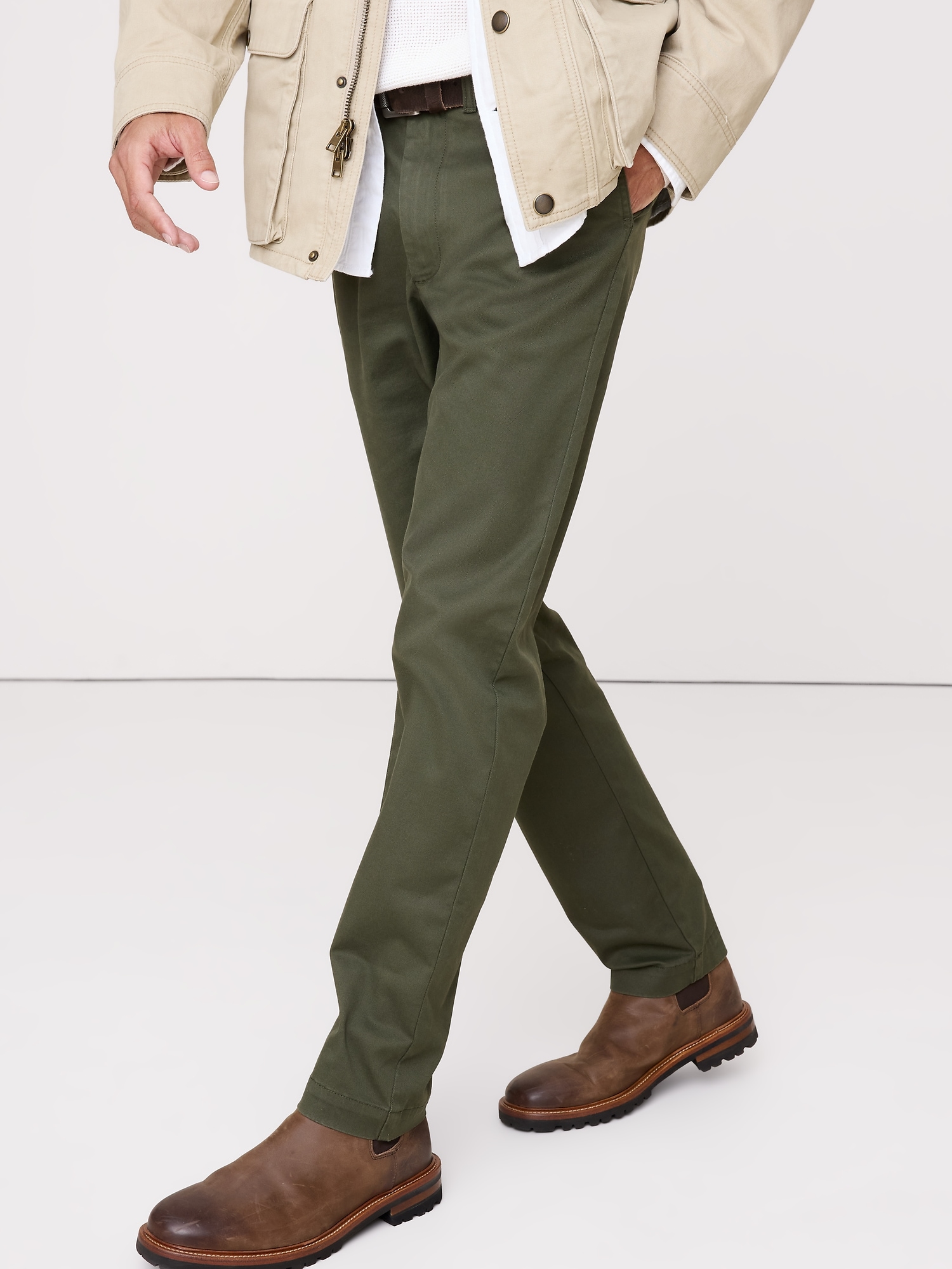 L'image numéro 3 présente Chino extensible à coupe étroite