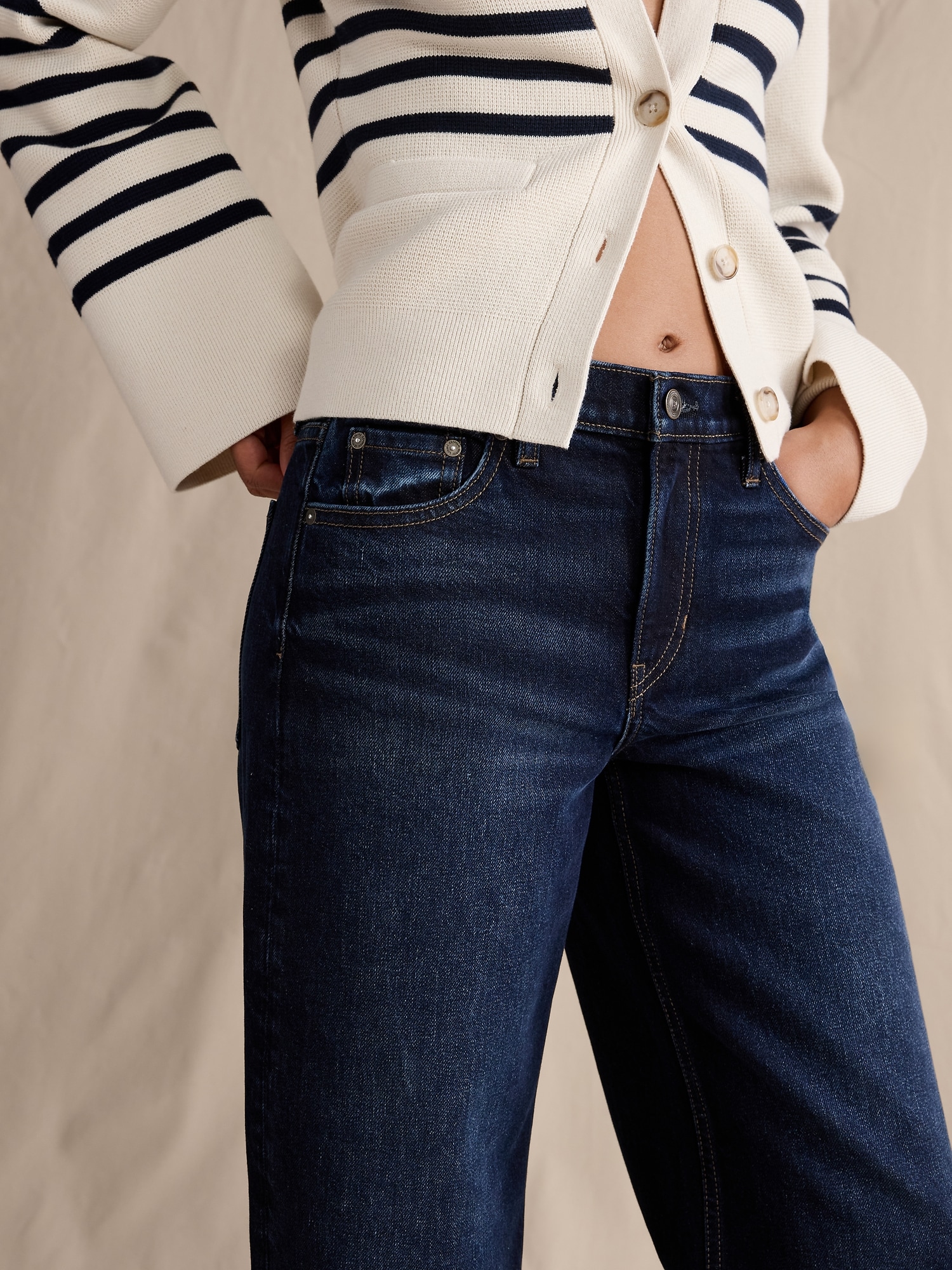 Image number 4 showing, Mid-Rise 90s Loose Jean