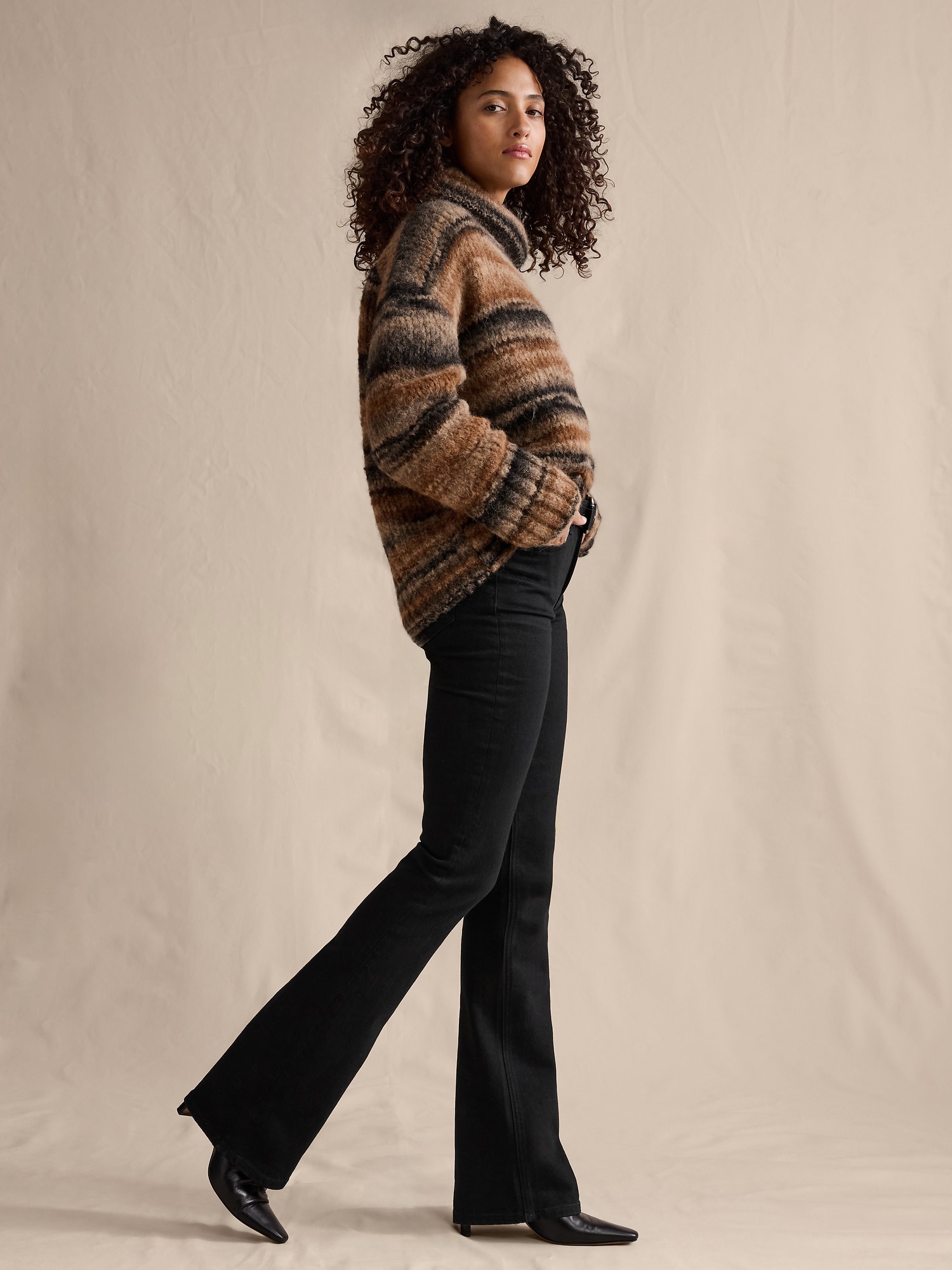 L'image numéro 3 présente JEAN ÉVASÉ À TAILLE MI-BASSE