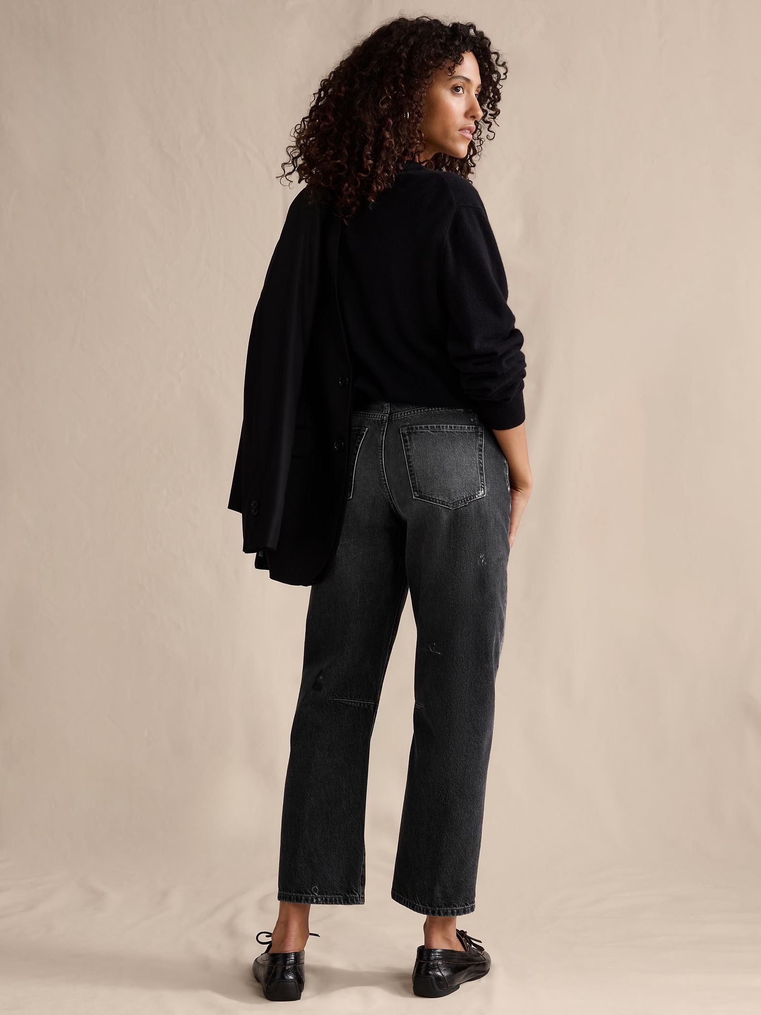 Image number 7 showing, MID-RISE BARREL ANKLE JEAN