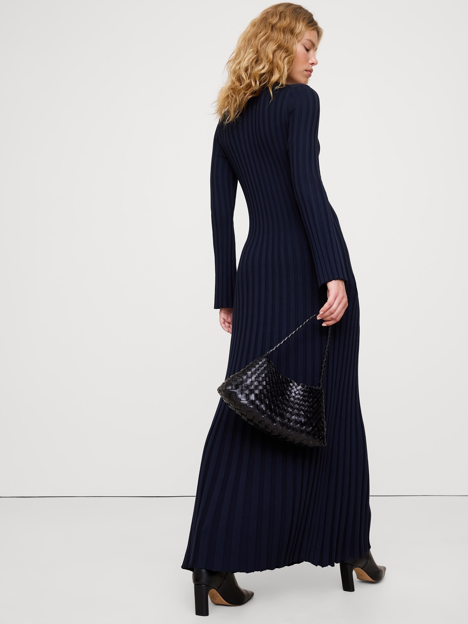 Image number 6 showing, Sculpted Ribbed Maxi Dress