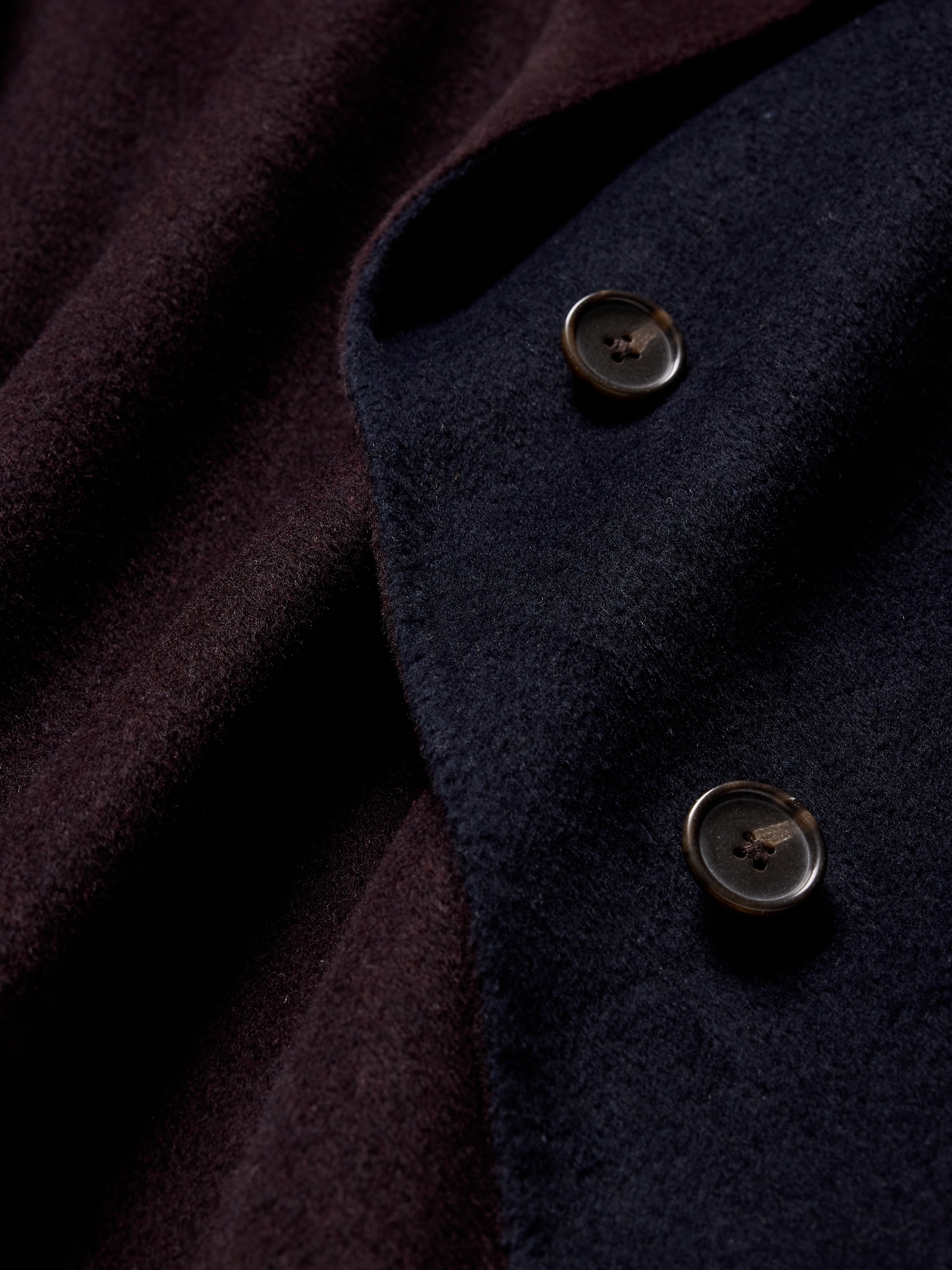 L'image numéro 6 présente Manteau en tissu double face réversible