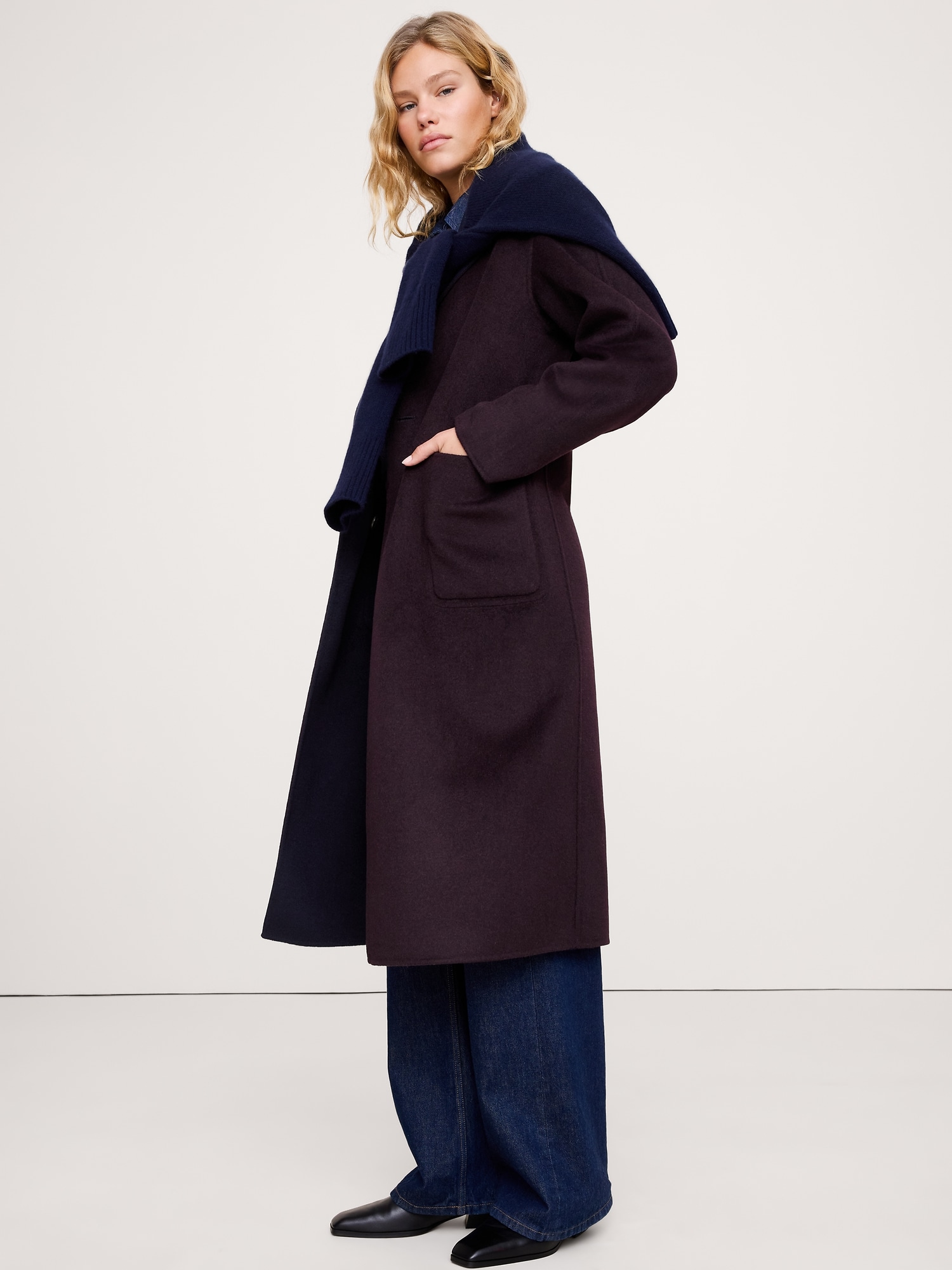 L'image numéro 8 présente Manteau en tissu double face réversible