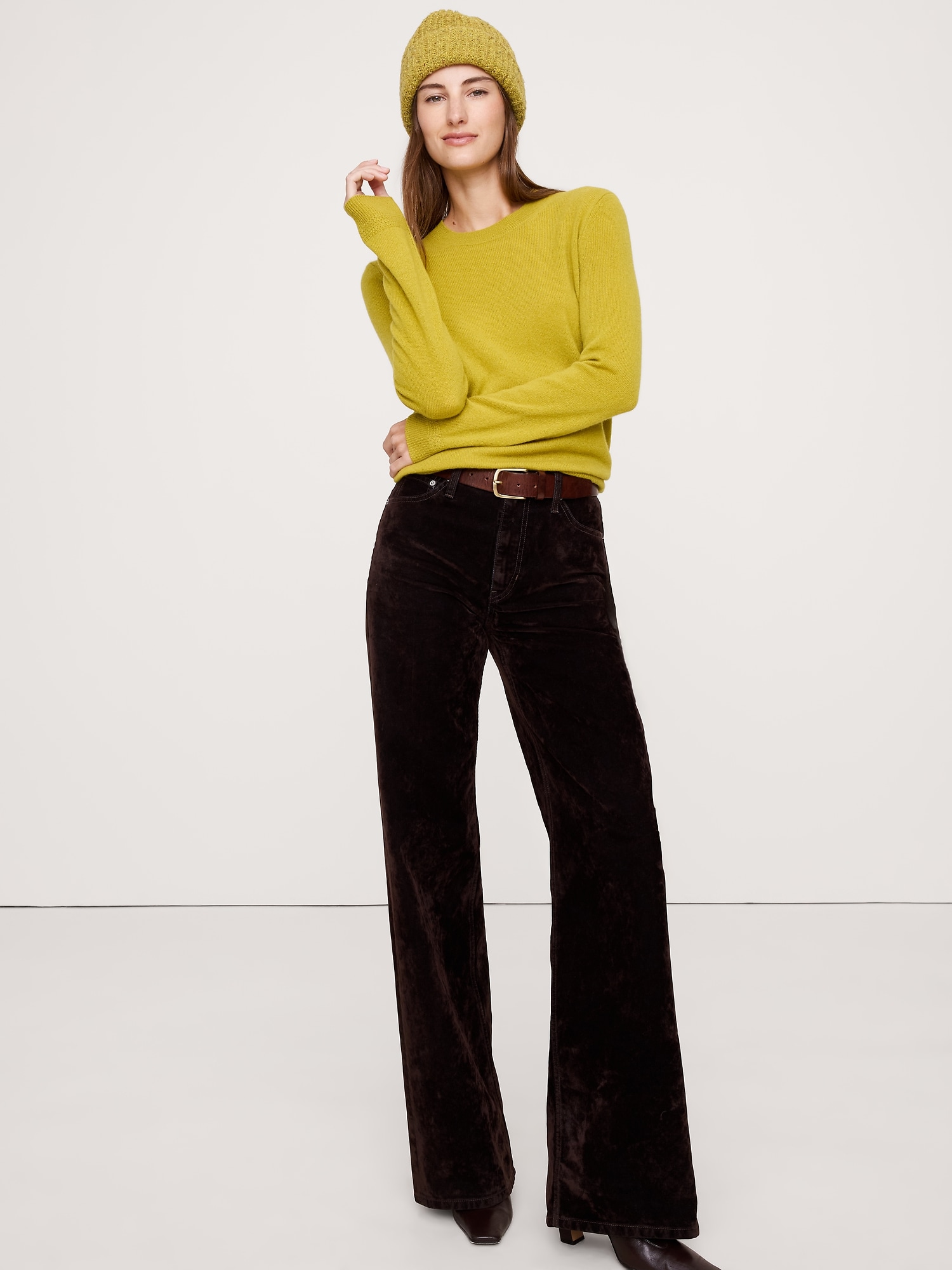 Lightweight Cashmere Crew-Neck Sweater - Gilded Green