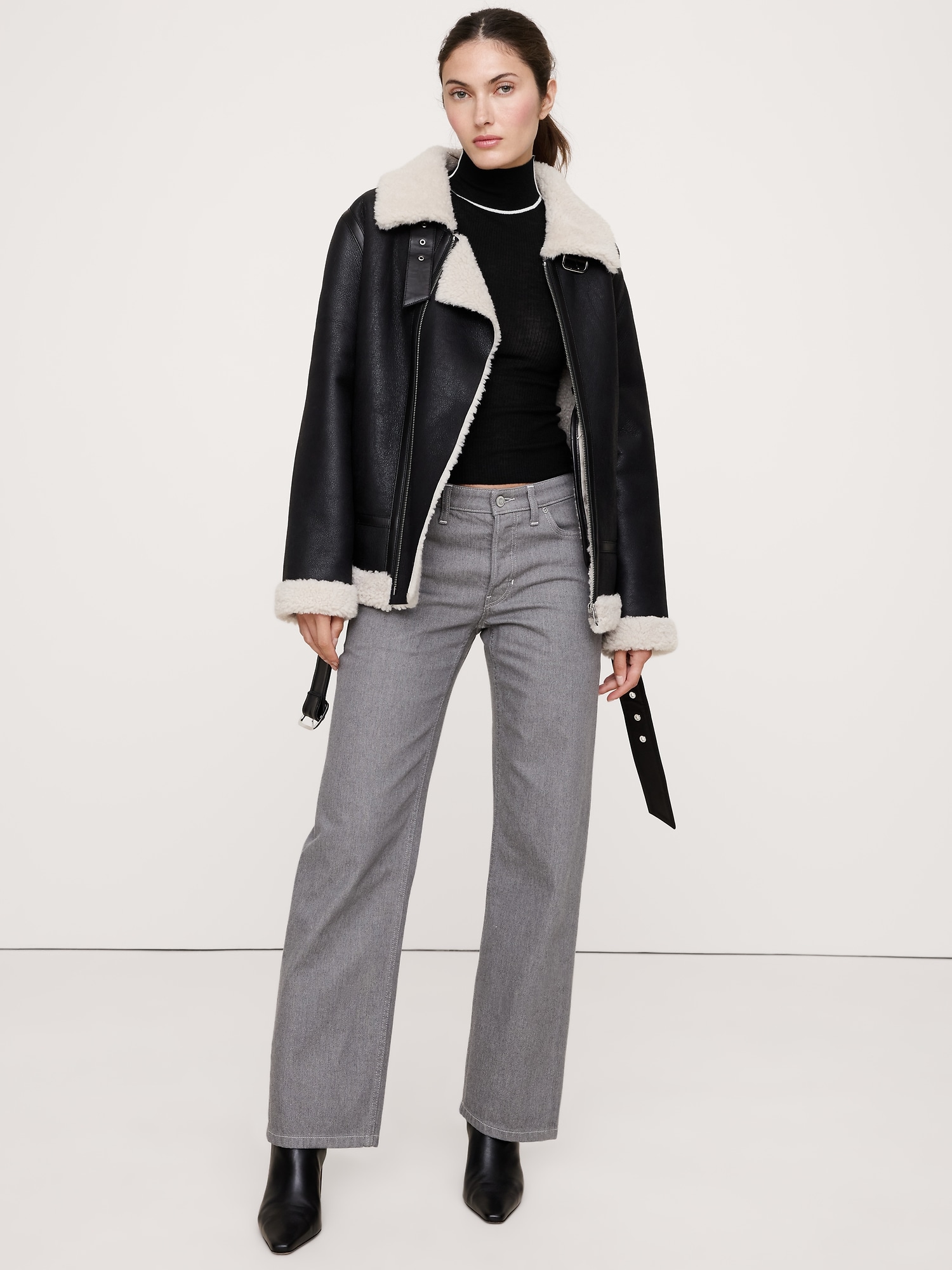 Featherweight Cashmere Turtleneck - Black