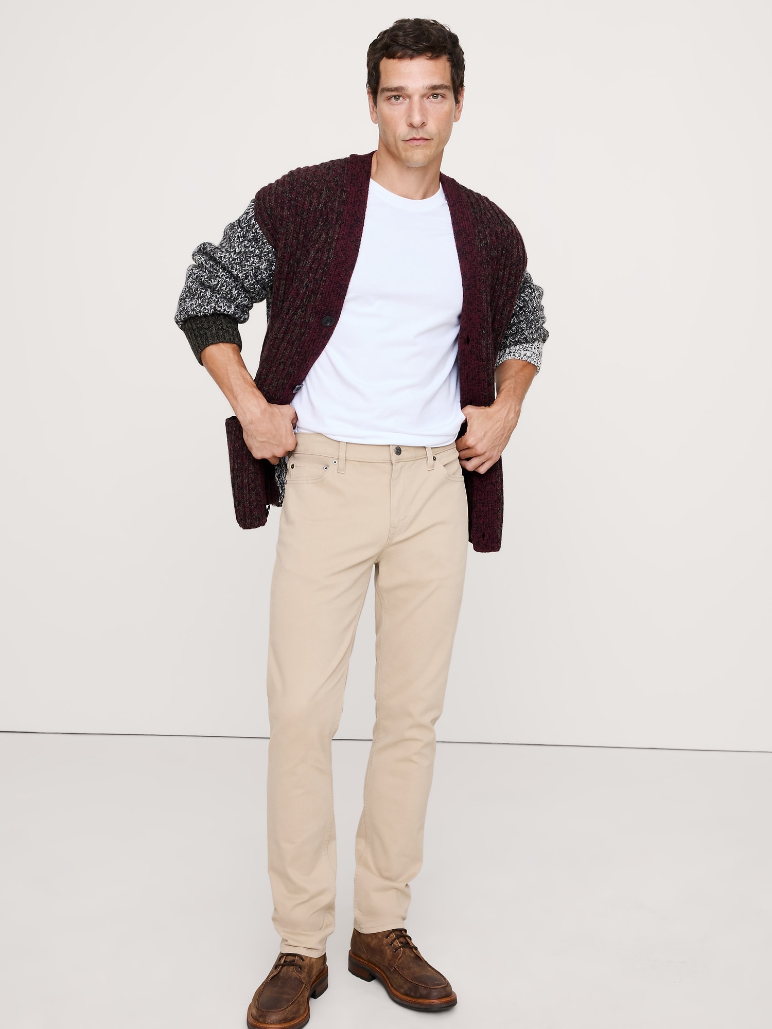 Slim Traveler Pant - Light Khaki
