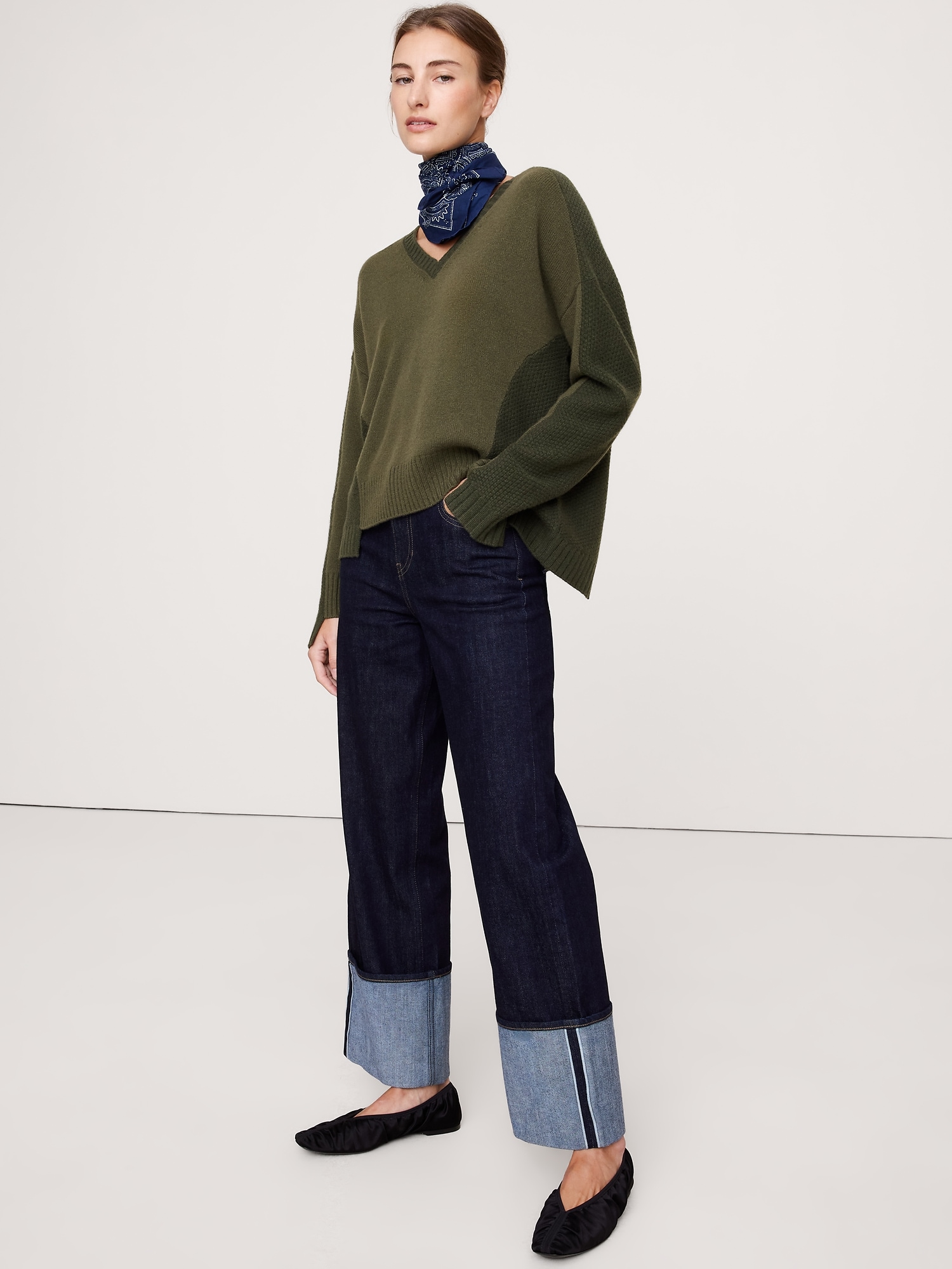 Oversized Cashmere Mixed-Stitch V-Neck Sweater - Spiced Olive Green