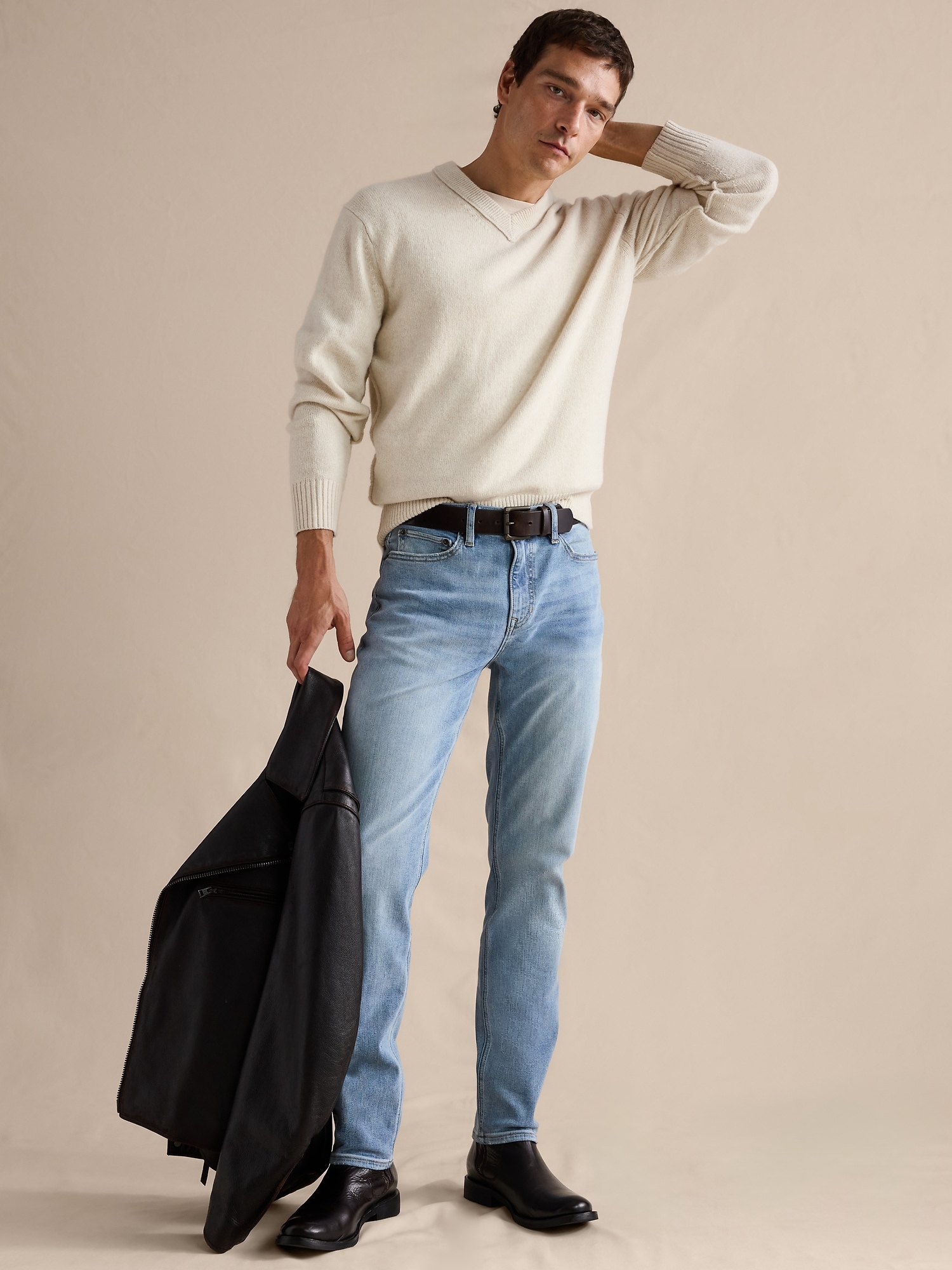 SLIM LUXE TRAVELER JEAN - Light Wash
