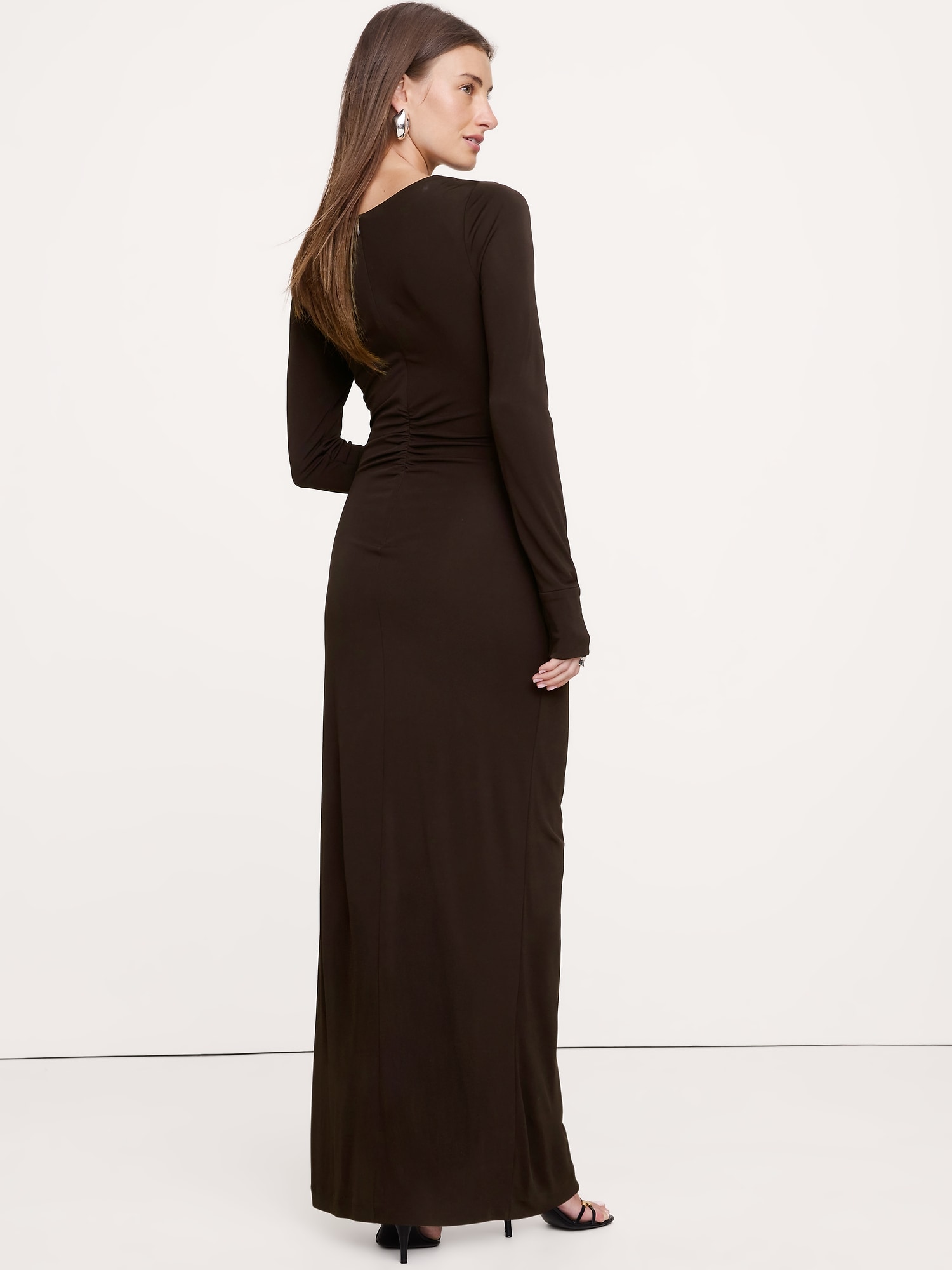 L'image numéro 5 présente ROBE LONGUE FRONCÉE EN JERSEY MAT