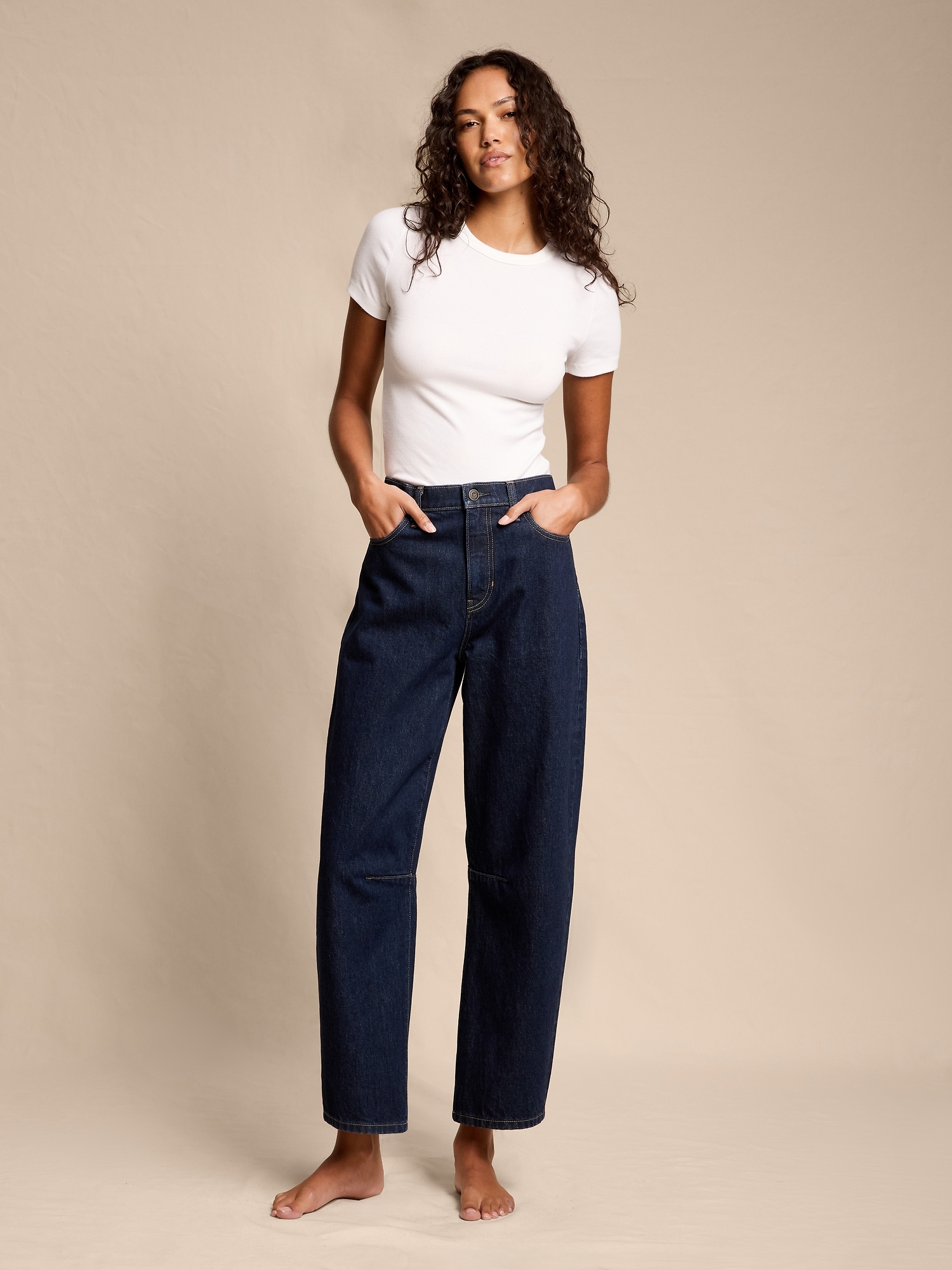Image number 4 showing, MID-RISE BARREL ANKLE JEAN