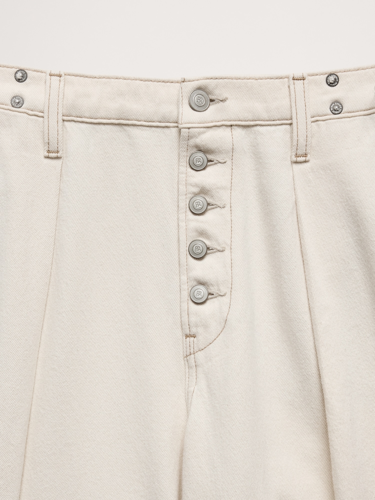 Image number 6 showing, Mid-Rise Loose Pleated Ankle Jean