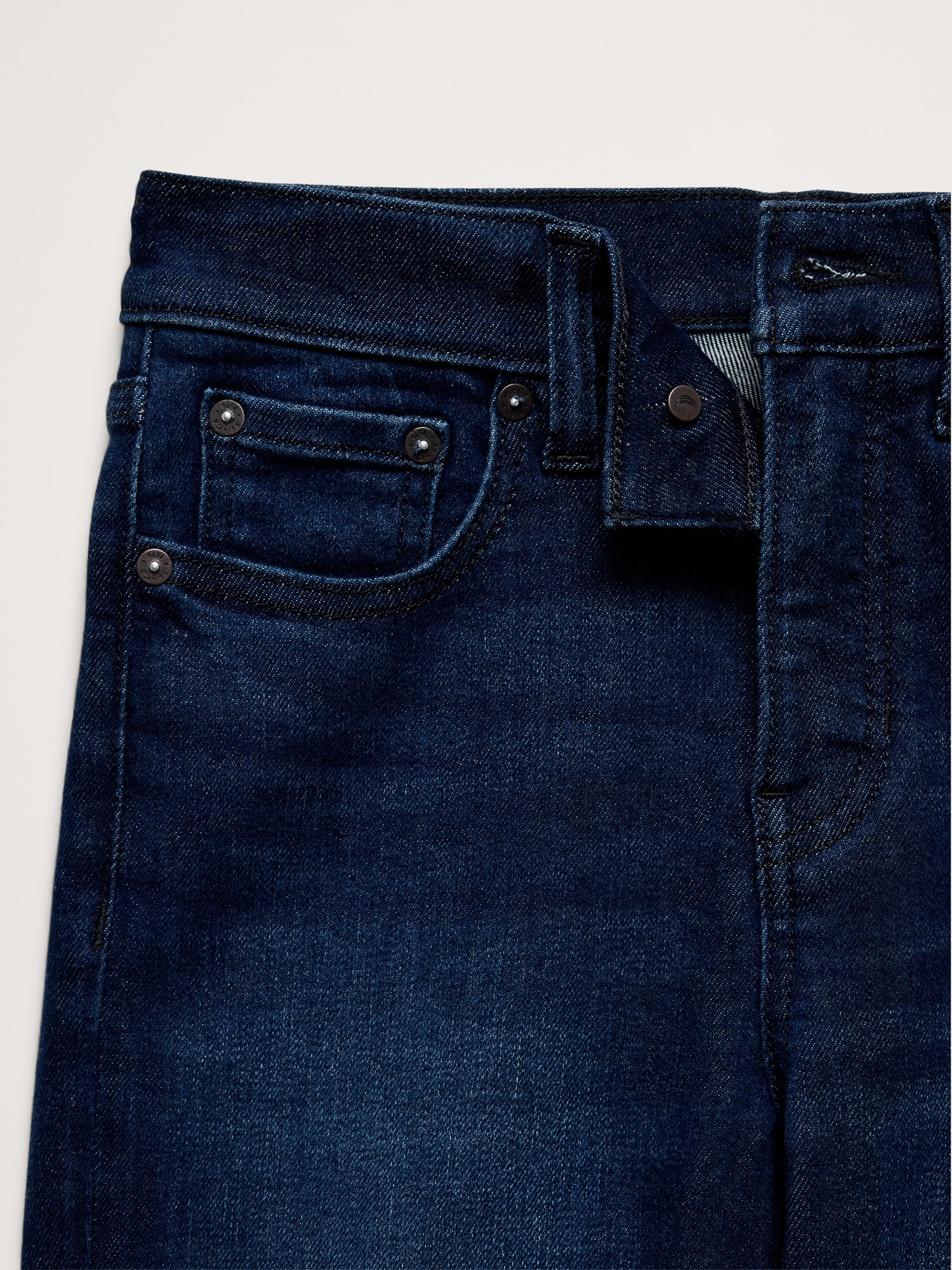 L'image numéro 6 présente JEAN ÉVASÉ À TAILLE MI-BASSE