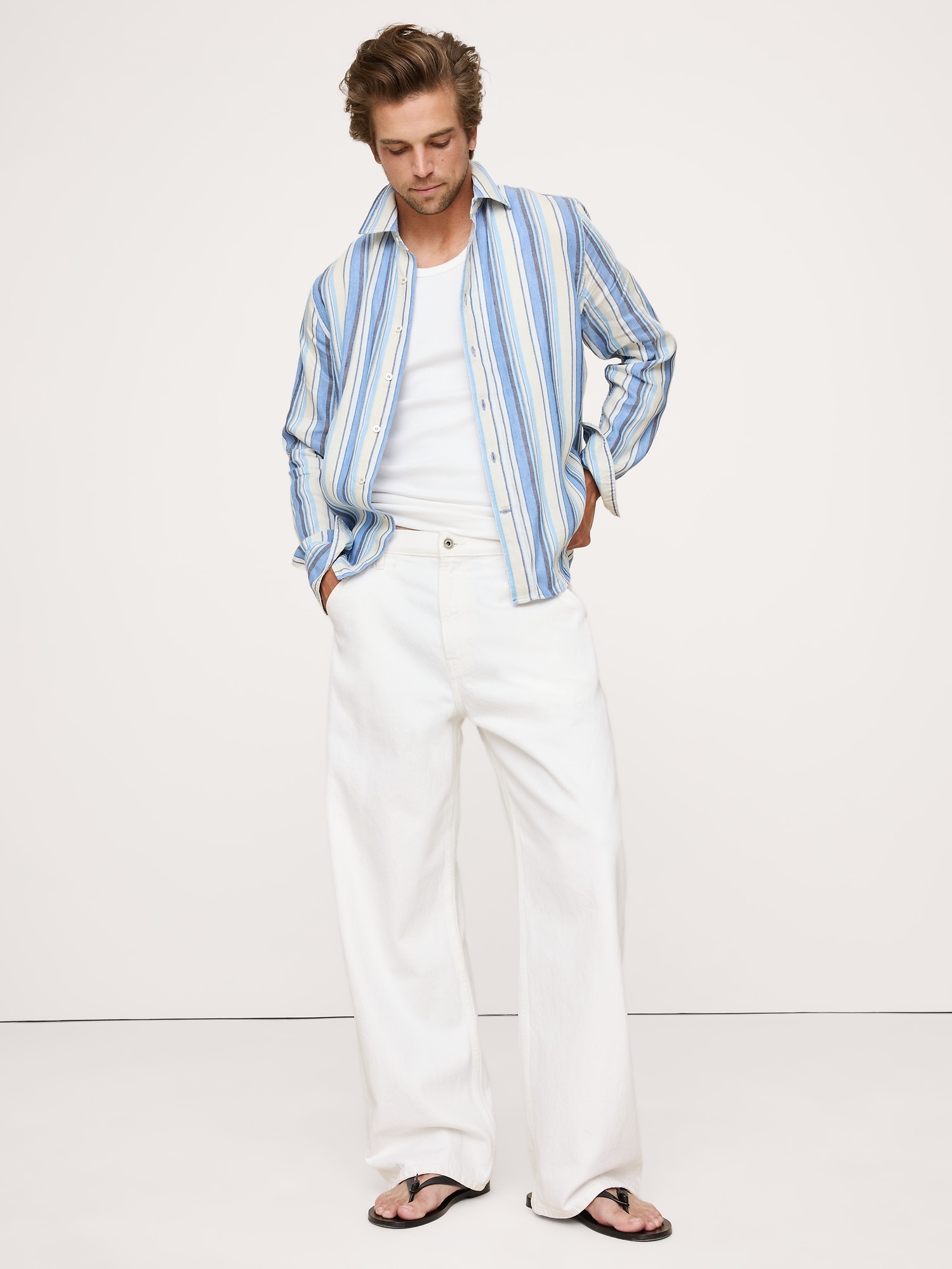 L'image numéro 4 présente Chemise à coupe standard en lin