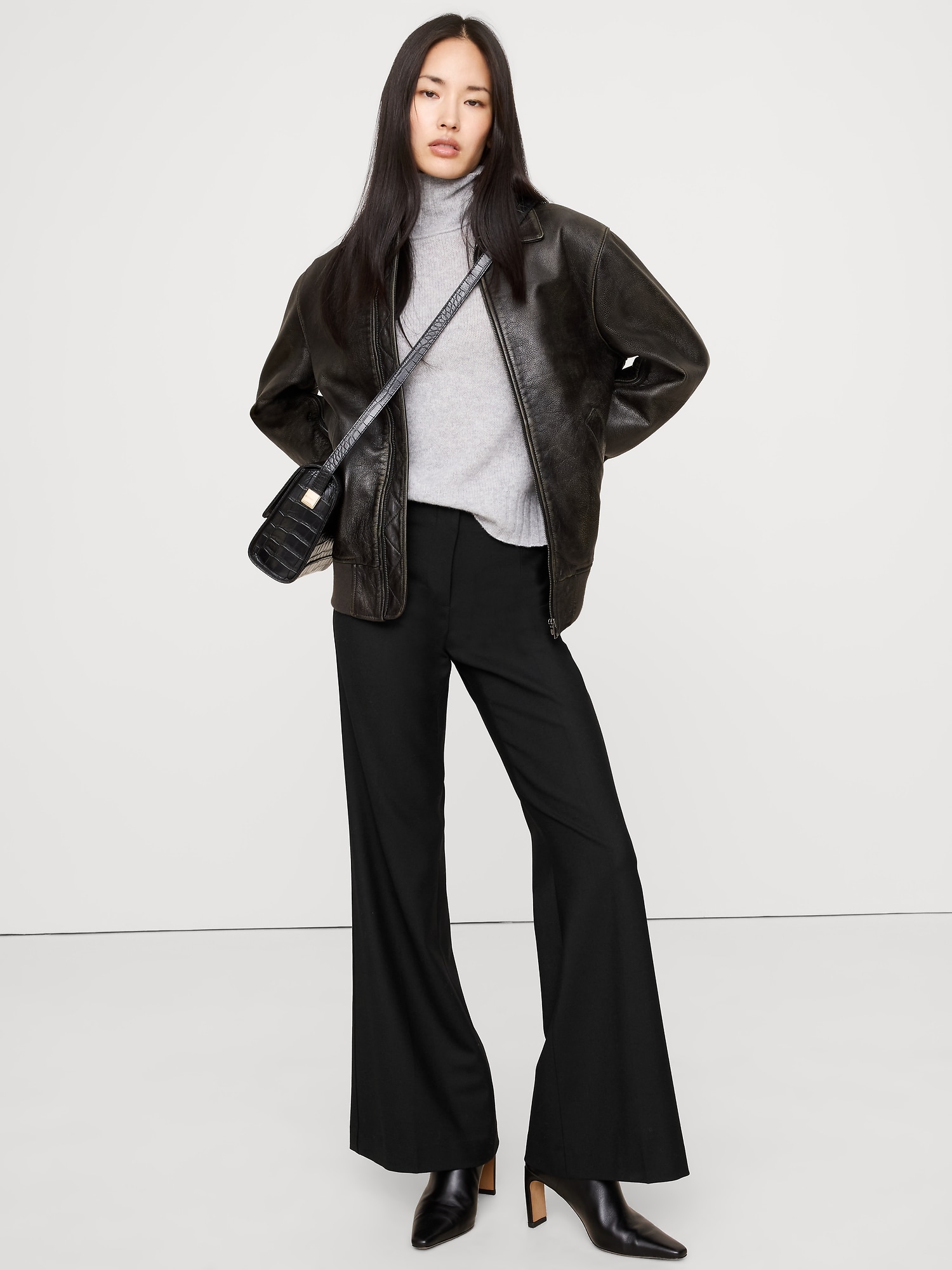 Mid-Rise Flare Stretch Wool-Blend Pant - Black