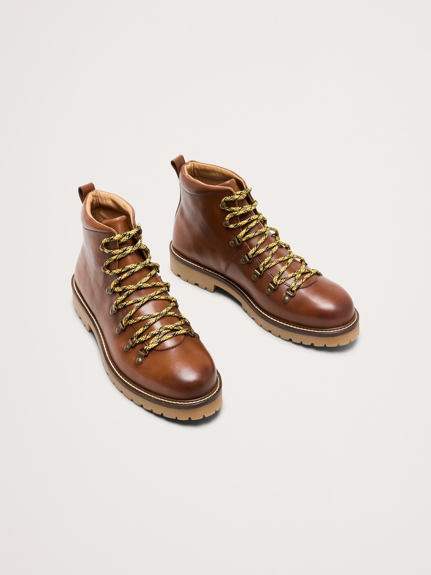 L'image numéro 3 présente Bottes alpines en cuir vieilli