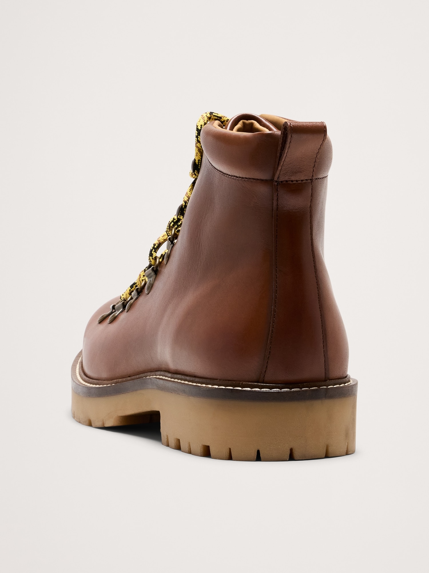 L'image numéro 4 présente Bottes alpines en cuir vieilli