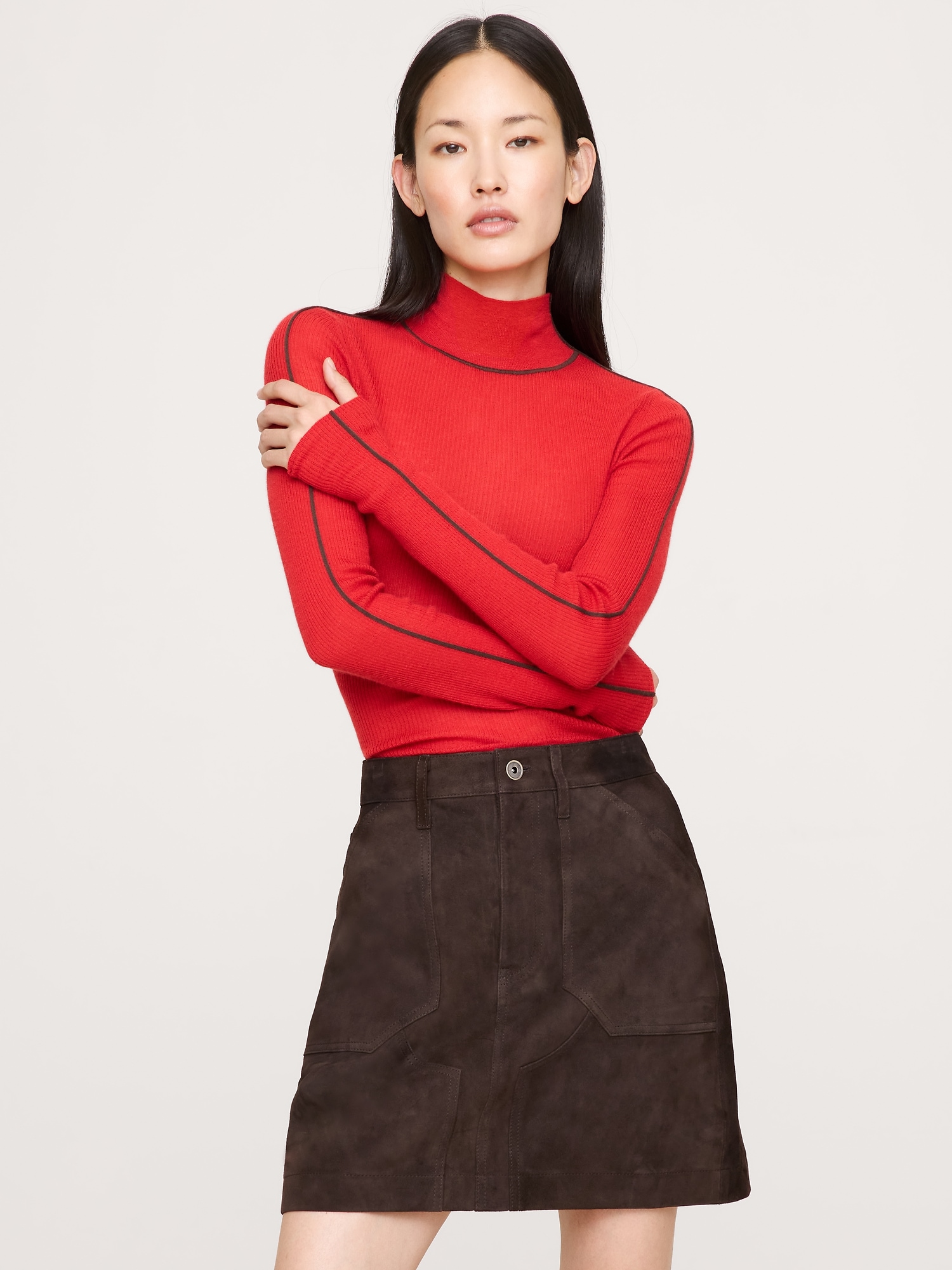 Featherweight Cashmere Turtleneck - Pompeian Red