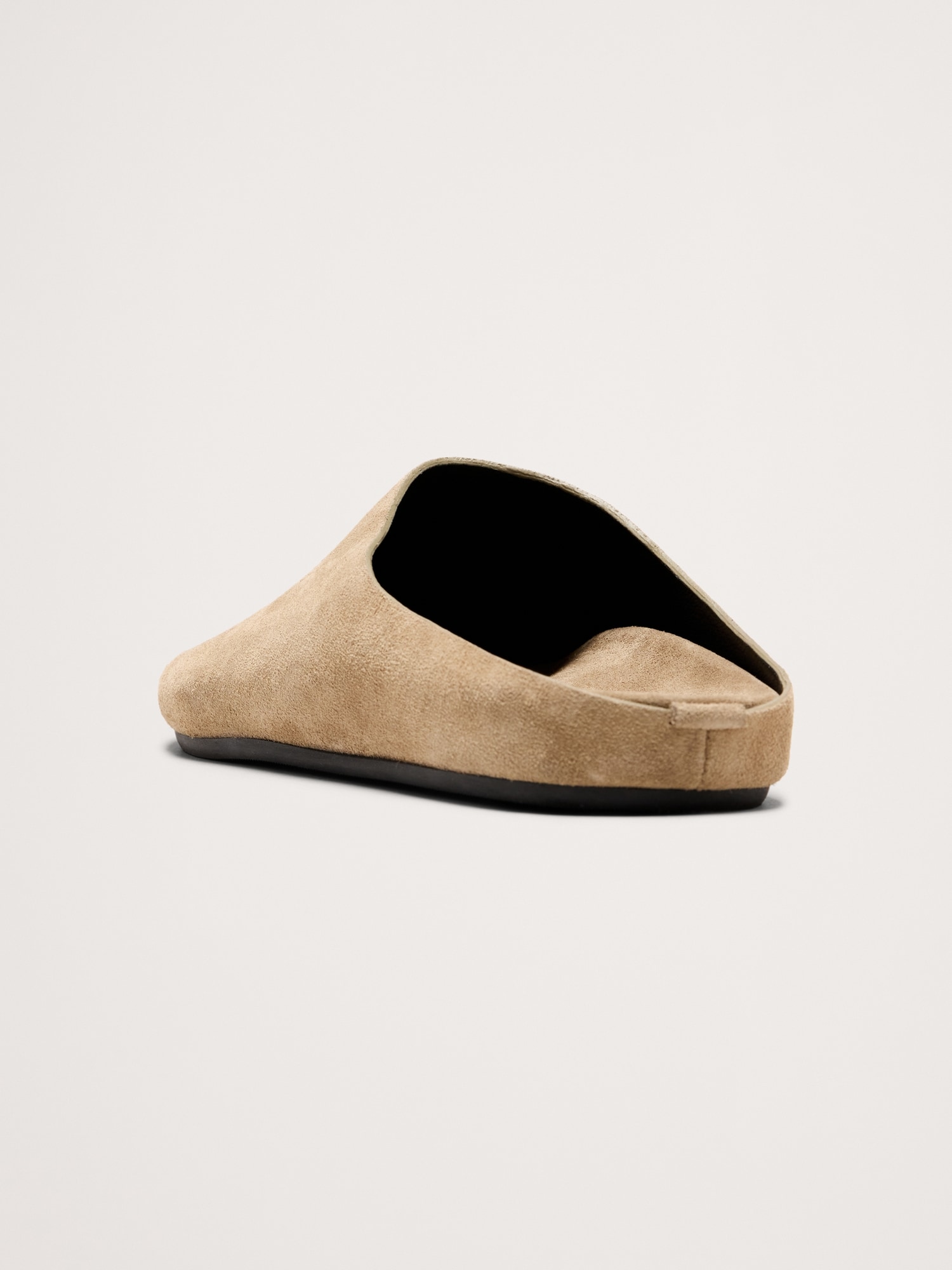 Image number 3 showing, LEATHER ESSENTIAL CLOG