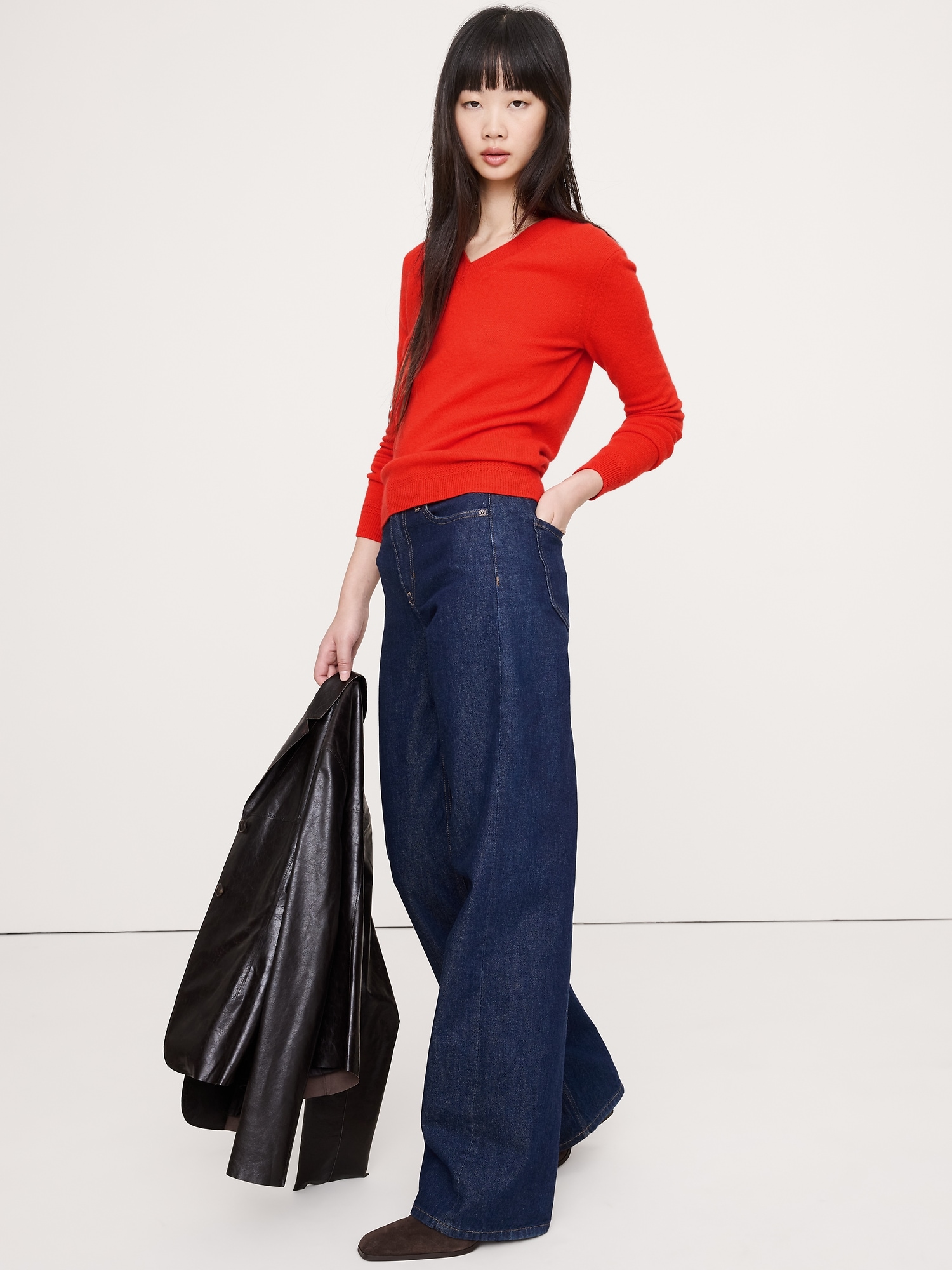 Lightweight Cashmere V-Neck Sweater - Fire Red