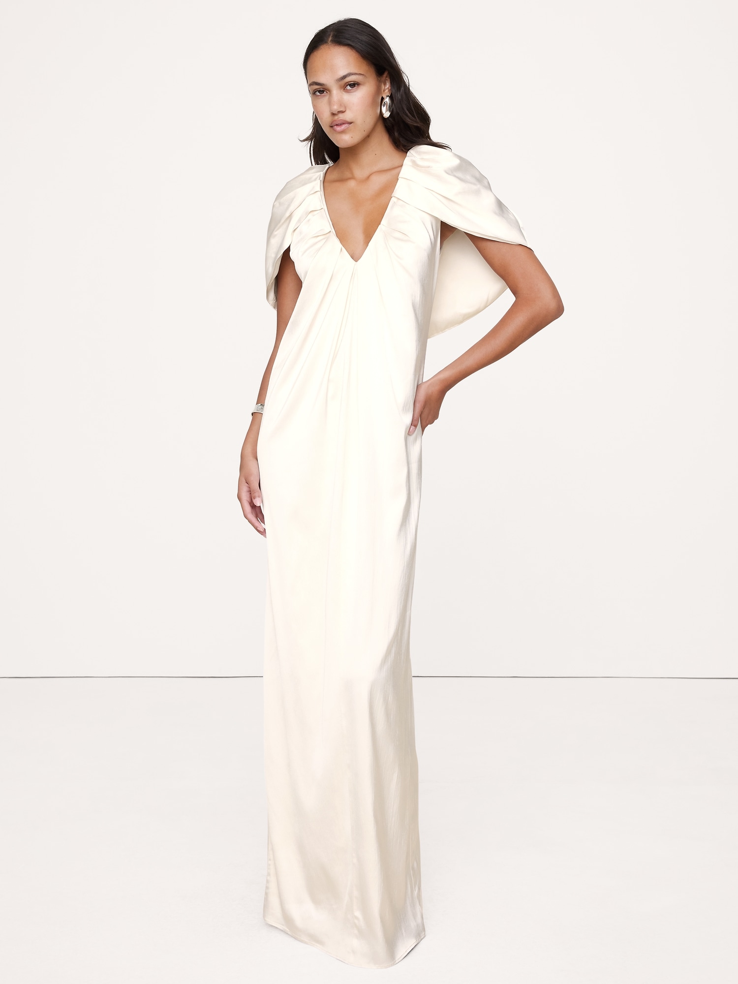 Robe longue droite en satin extensible