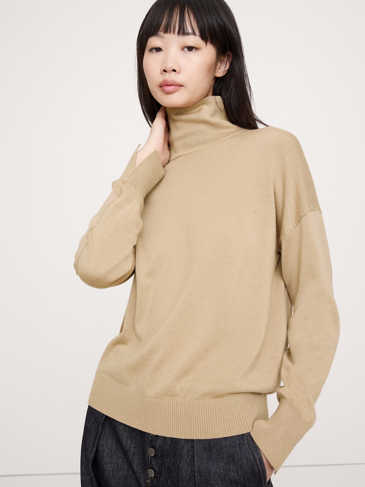 Merino Turtleneck Sweater - Camel