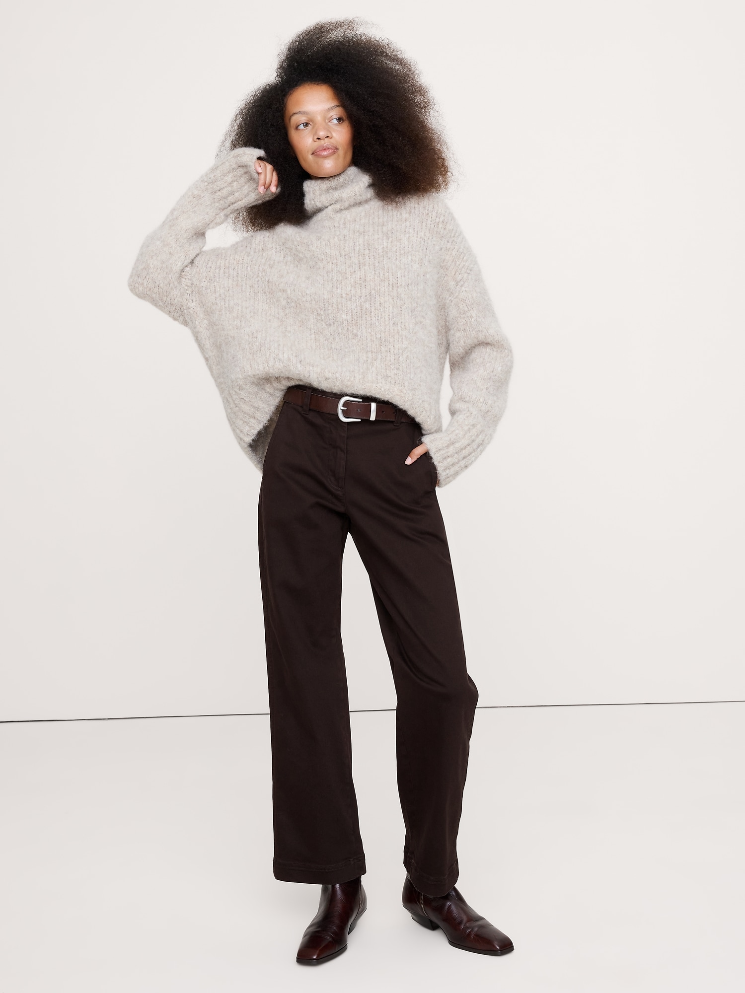The Weekender Straight-Leg Pant - Dark Brown
