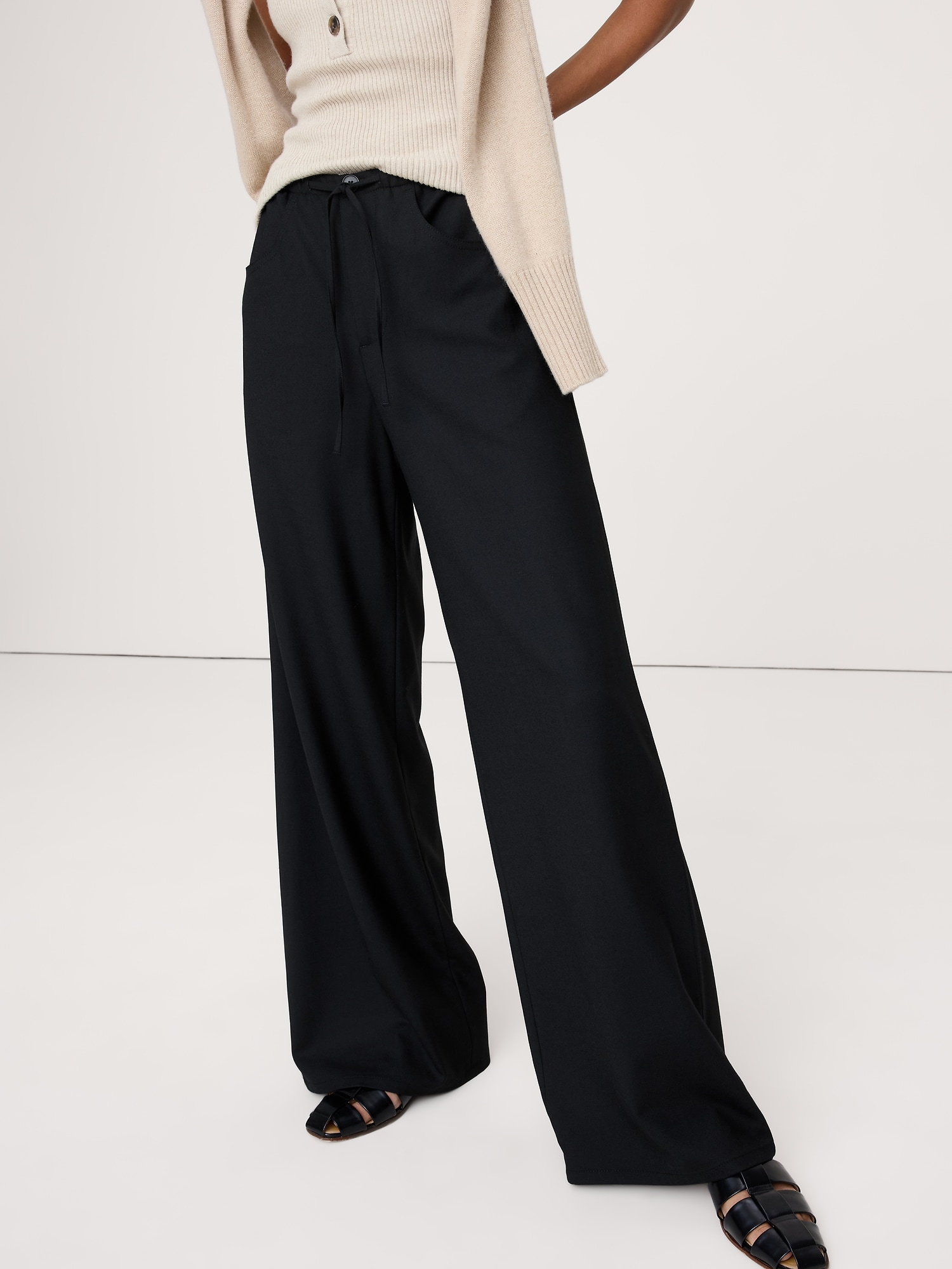 Image number 4 showing, Mid-Rise Wide-Leg Flannel Drawstring Pant