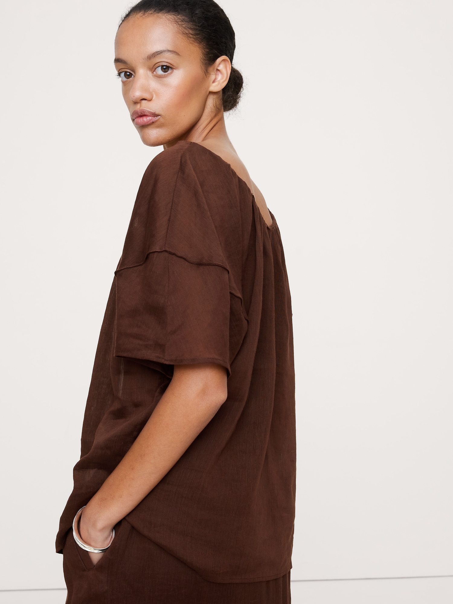 Image number 5 showing, Linen-Viscose Puff-Sleeve Top