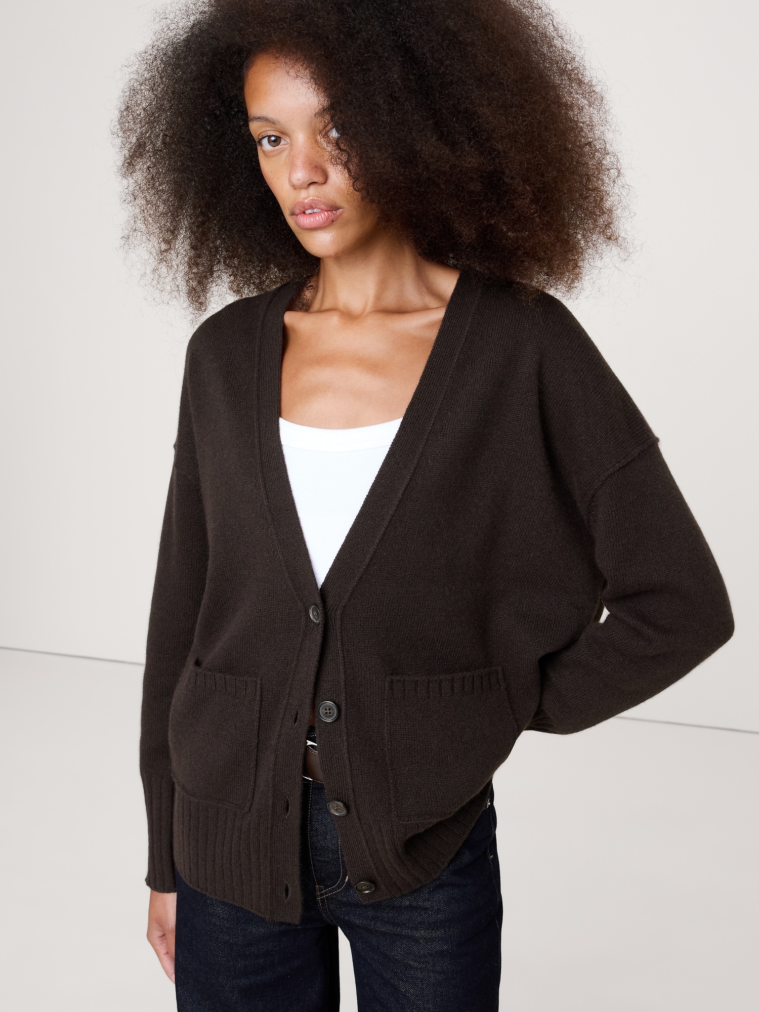 CARDIGAN BOYFRIEND SURDIMENSIONNÉ EN CACHEMIRE - Brun Ganache
