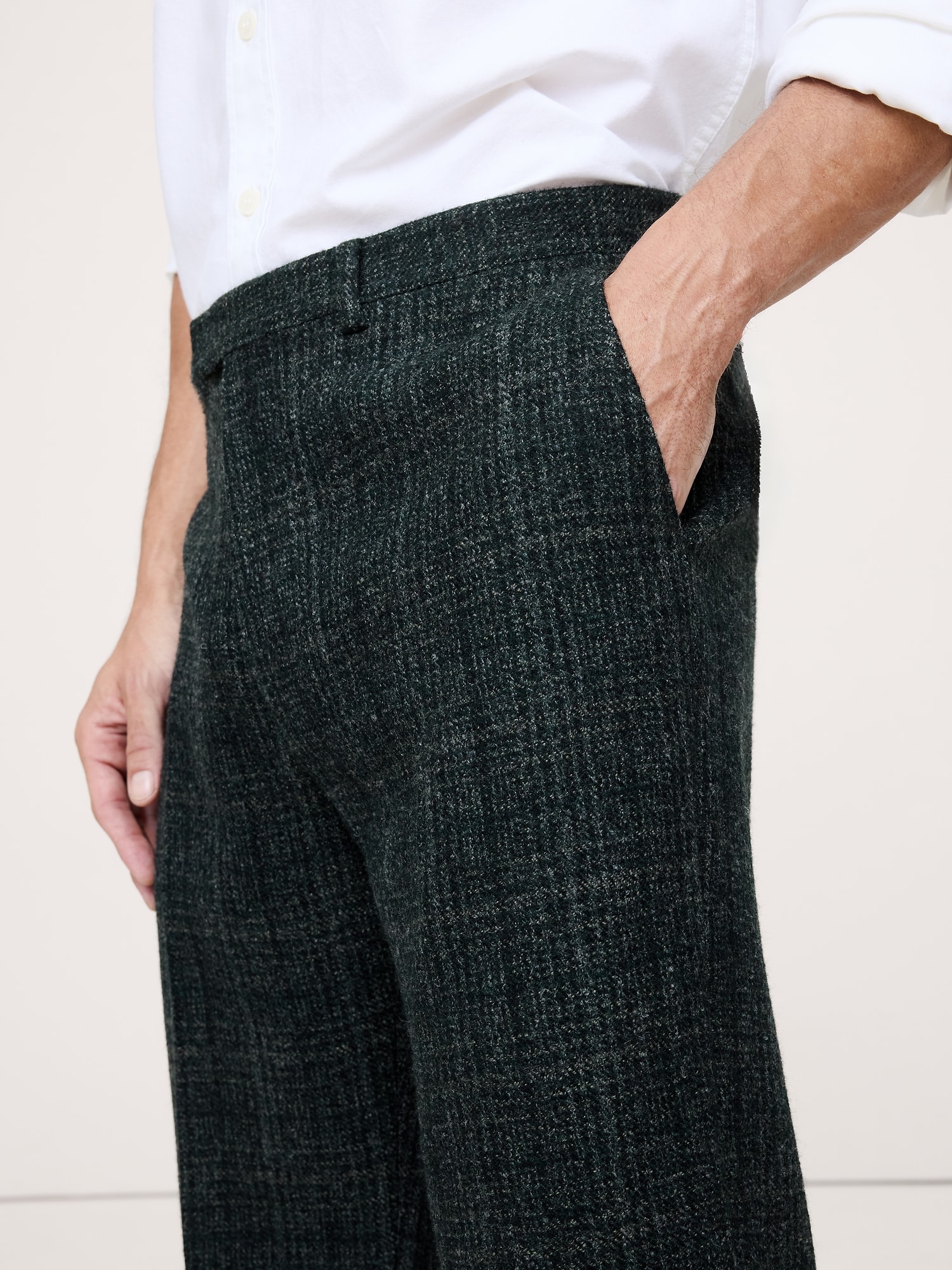 L'image numéro 4 présente Pantalon de complet en tweed de laine italien