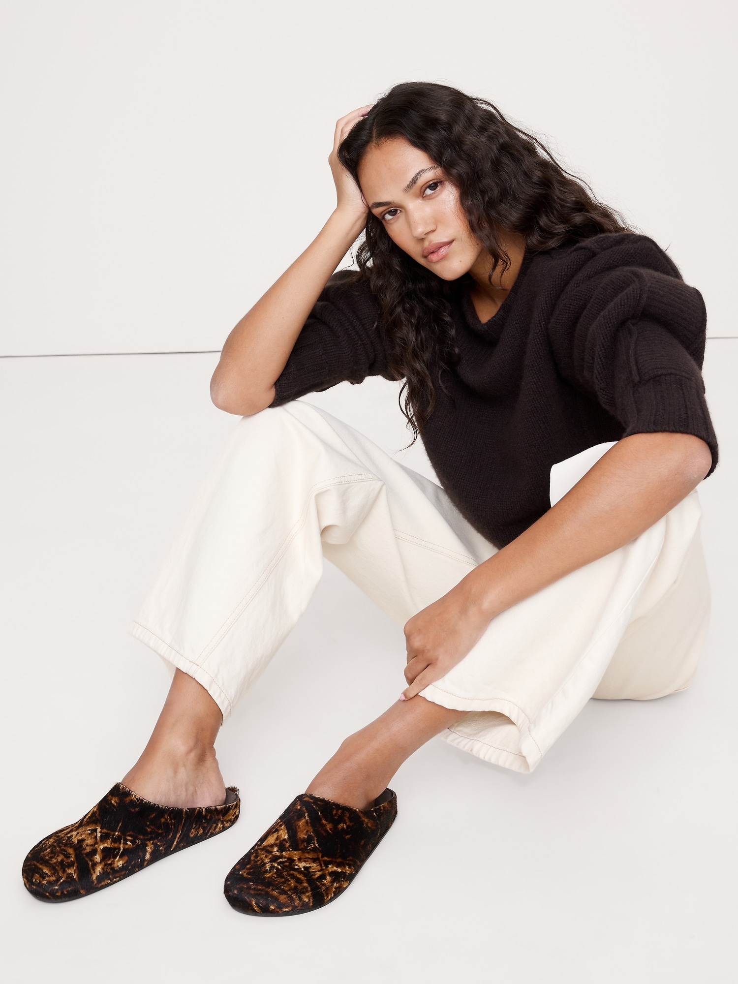L'image numéro 7 présente SABOT INDISPENSABLE EN CUIR