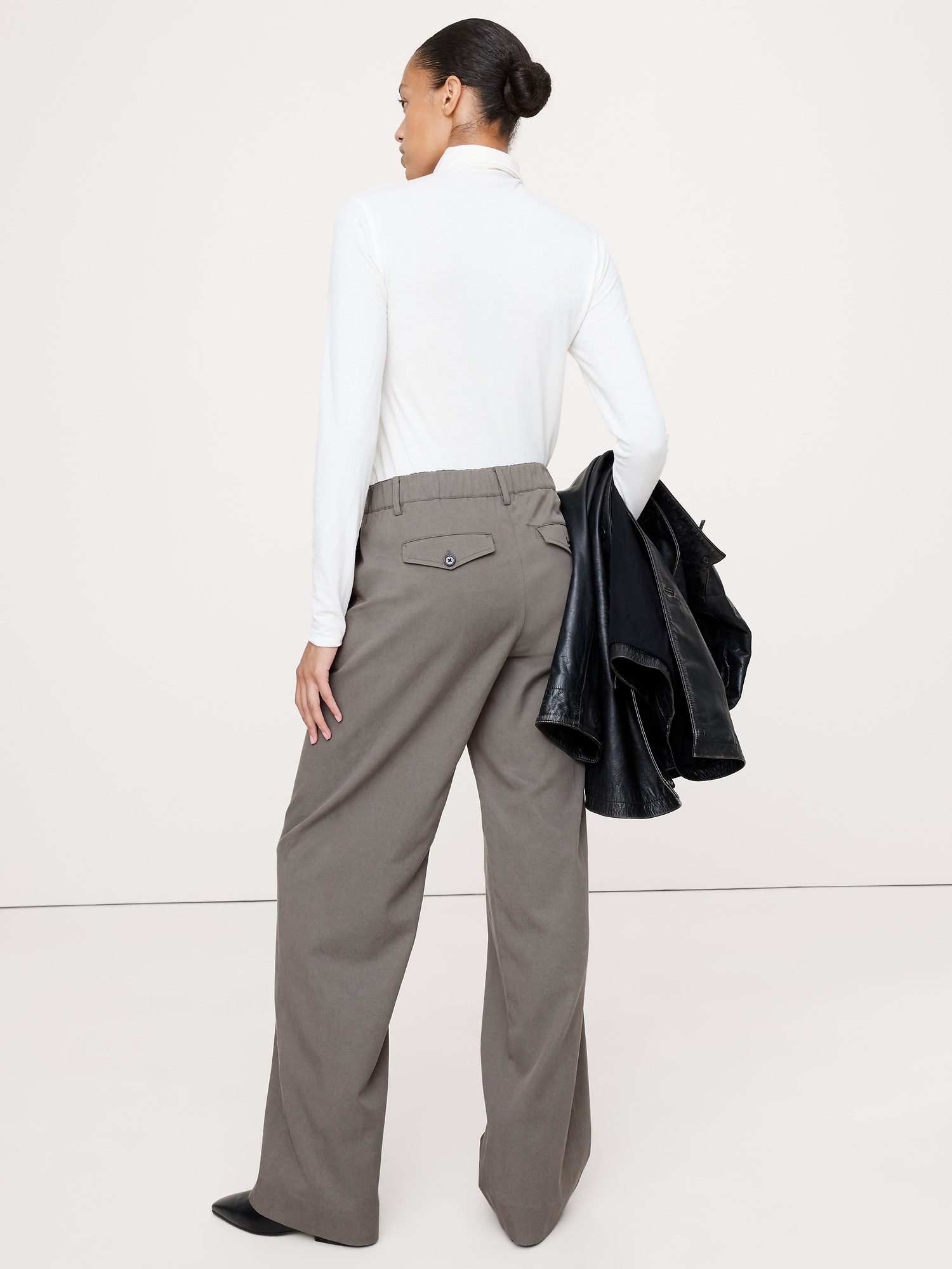L'image numéro 3 présente Le pantalon à jambe large de tous les jours