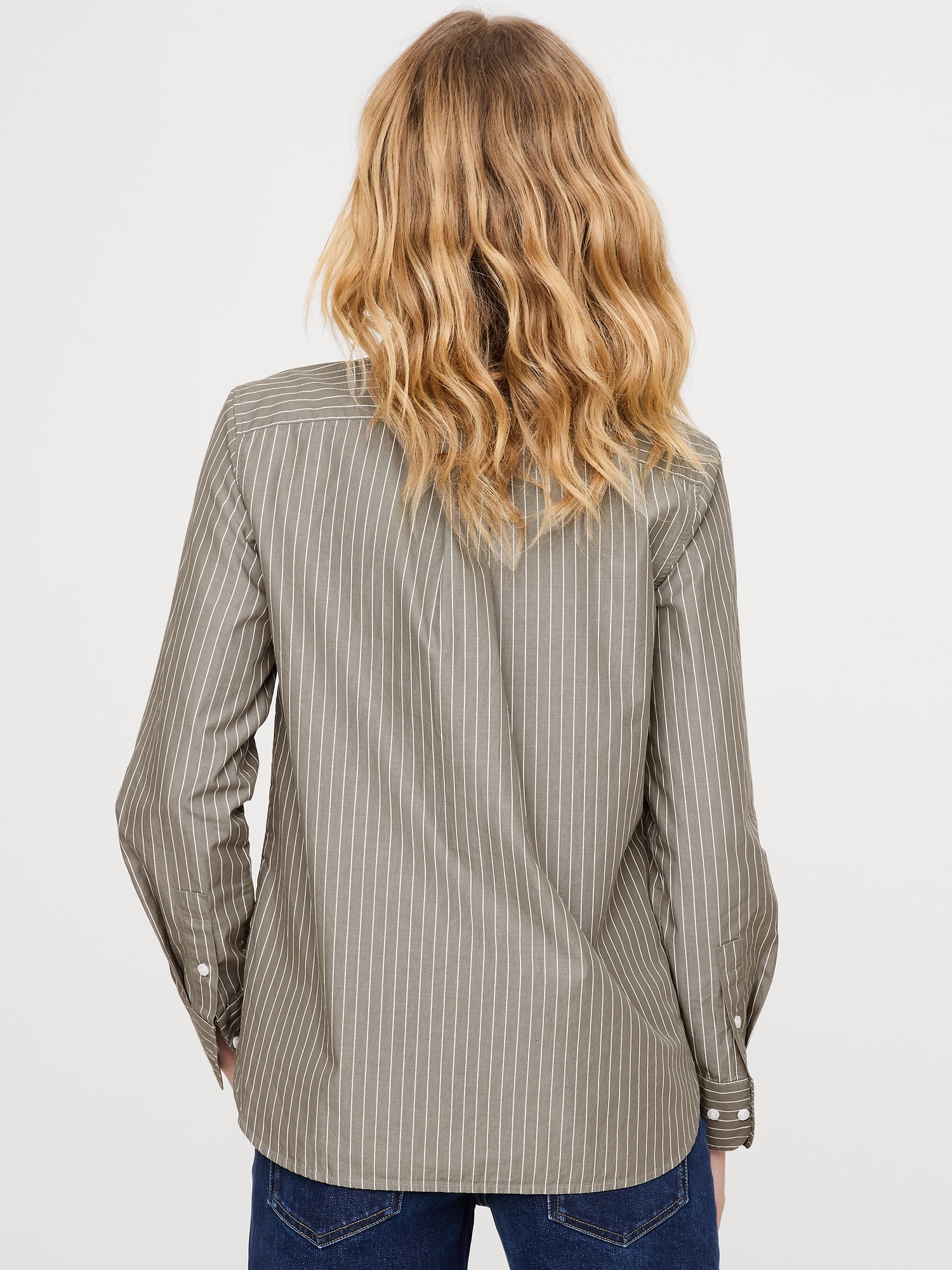 L'image numéro 3 présente La chemise de tous les jours